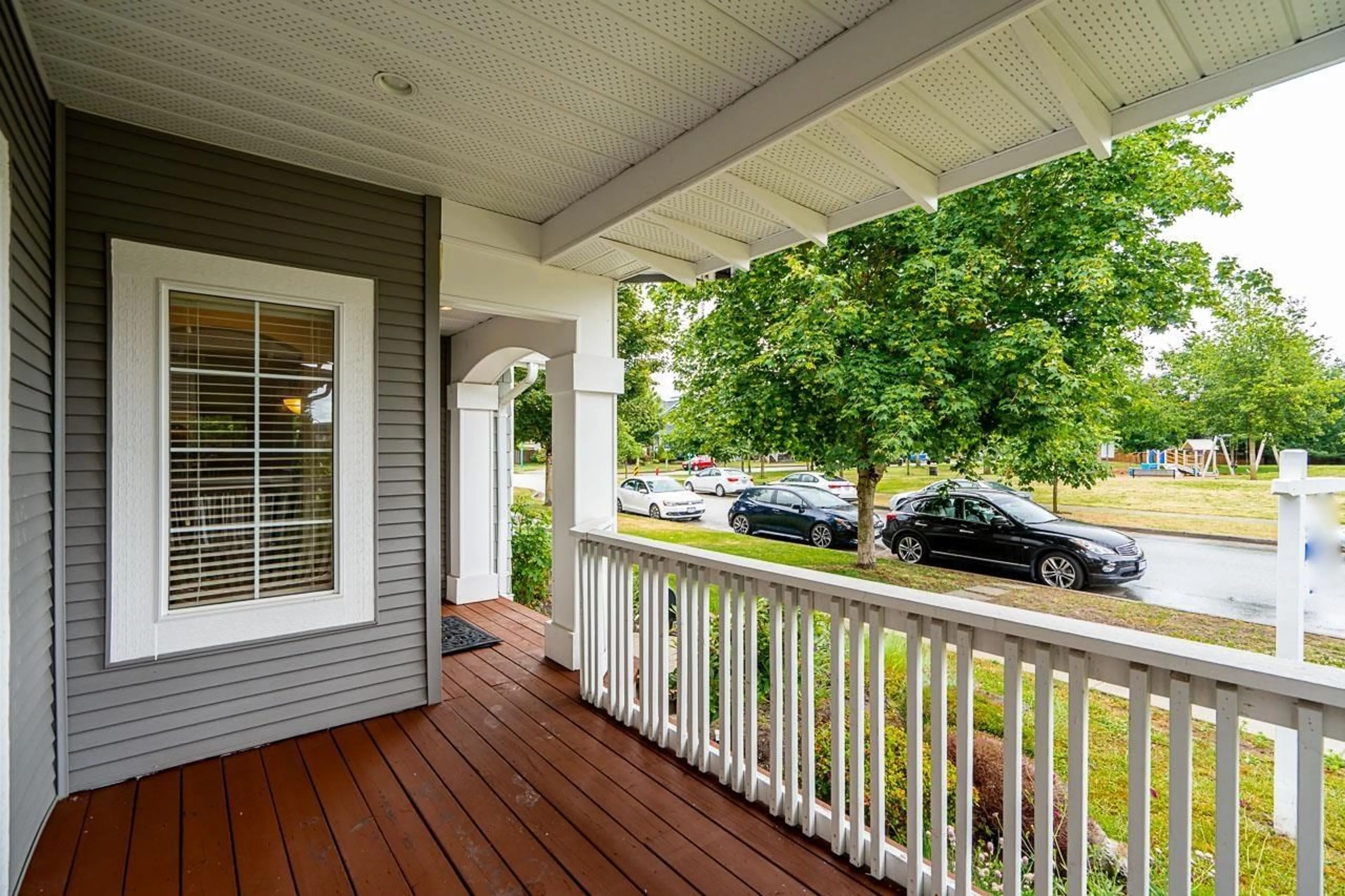 Patio, street for 6885 191, Surrey British Columbia V4N5P5