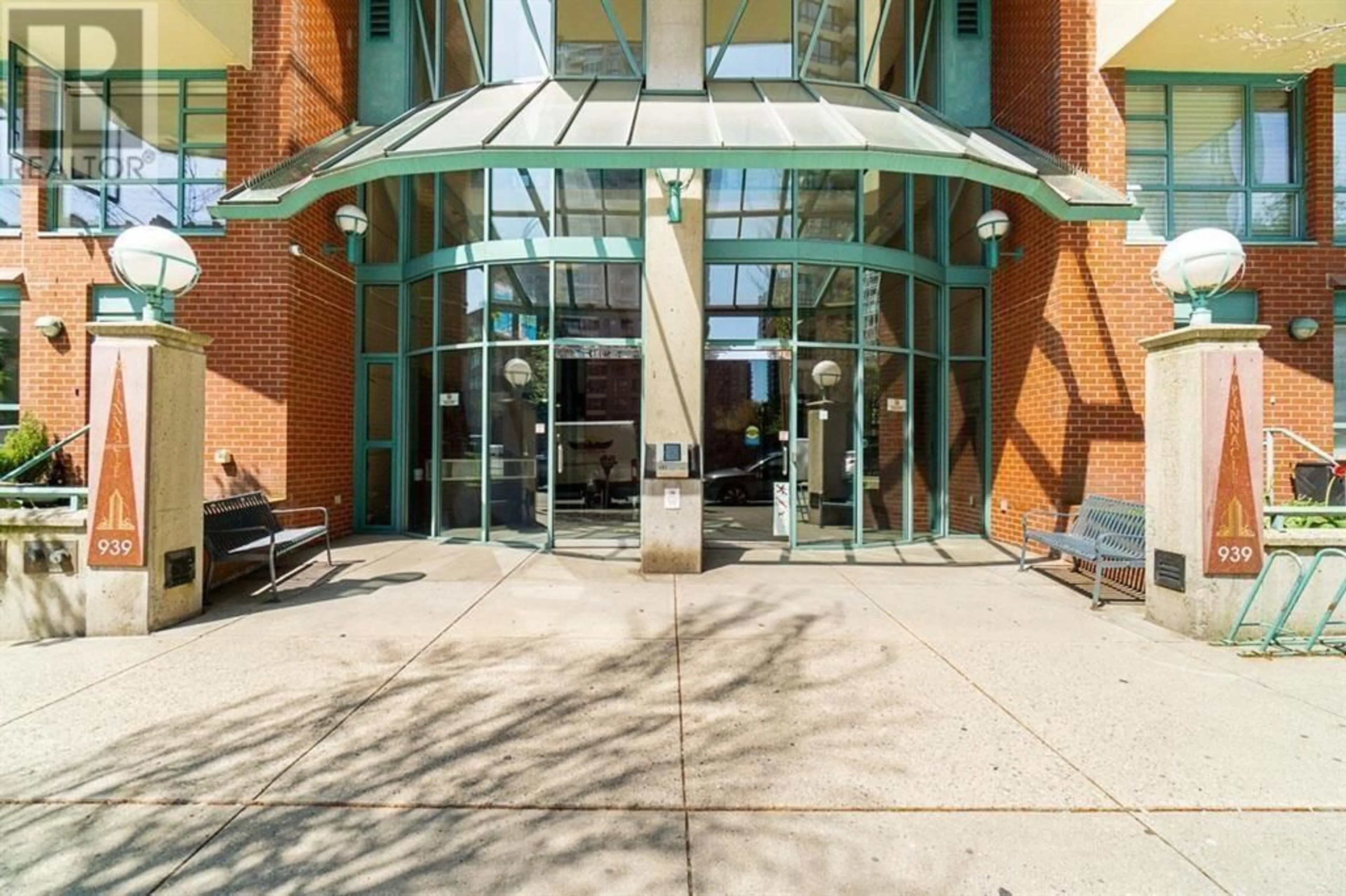 Indoor foyer for 2407 - 939 HOMER STREET, Vancouver British Columbia V6B2W6