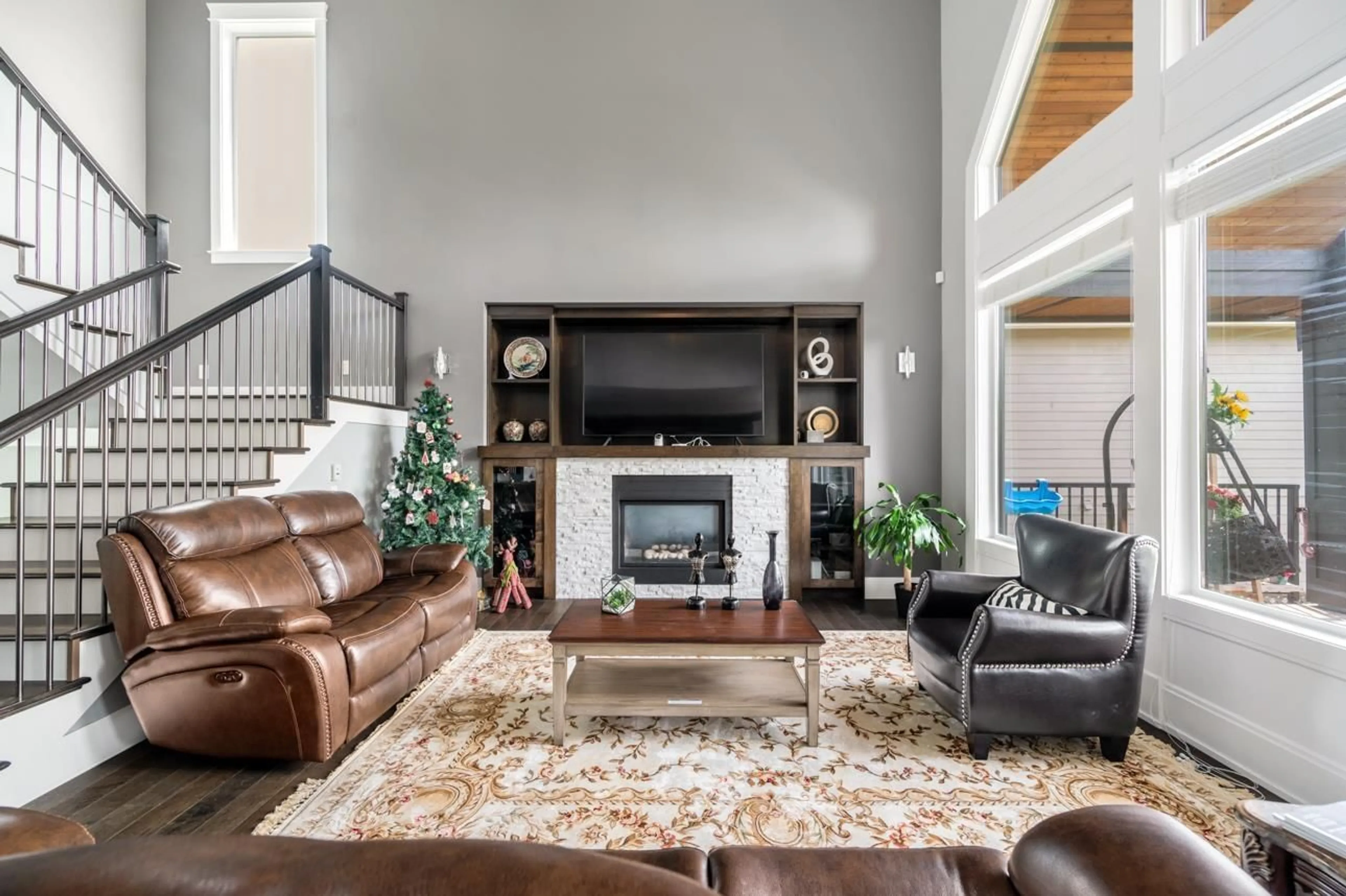 Living room with furniture, unknown for 2785 161, Surrey British Columbia V3Z3W1