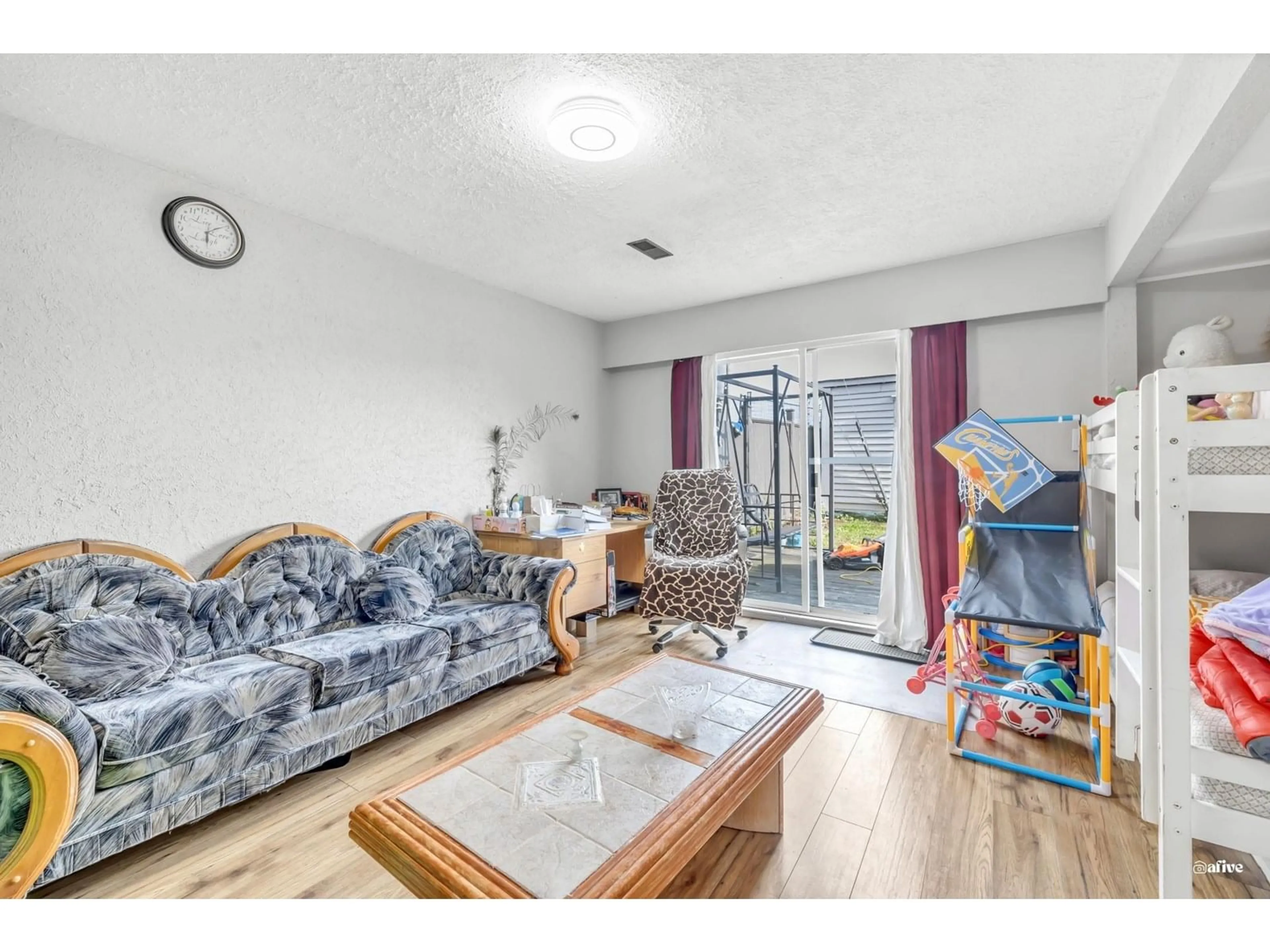 Living room with furniture, unknown for 9 - 2241 MCCALLUM, Abbotsford British Columbia V2S3N7