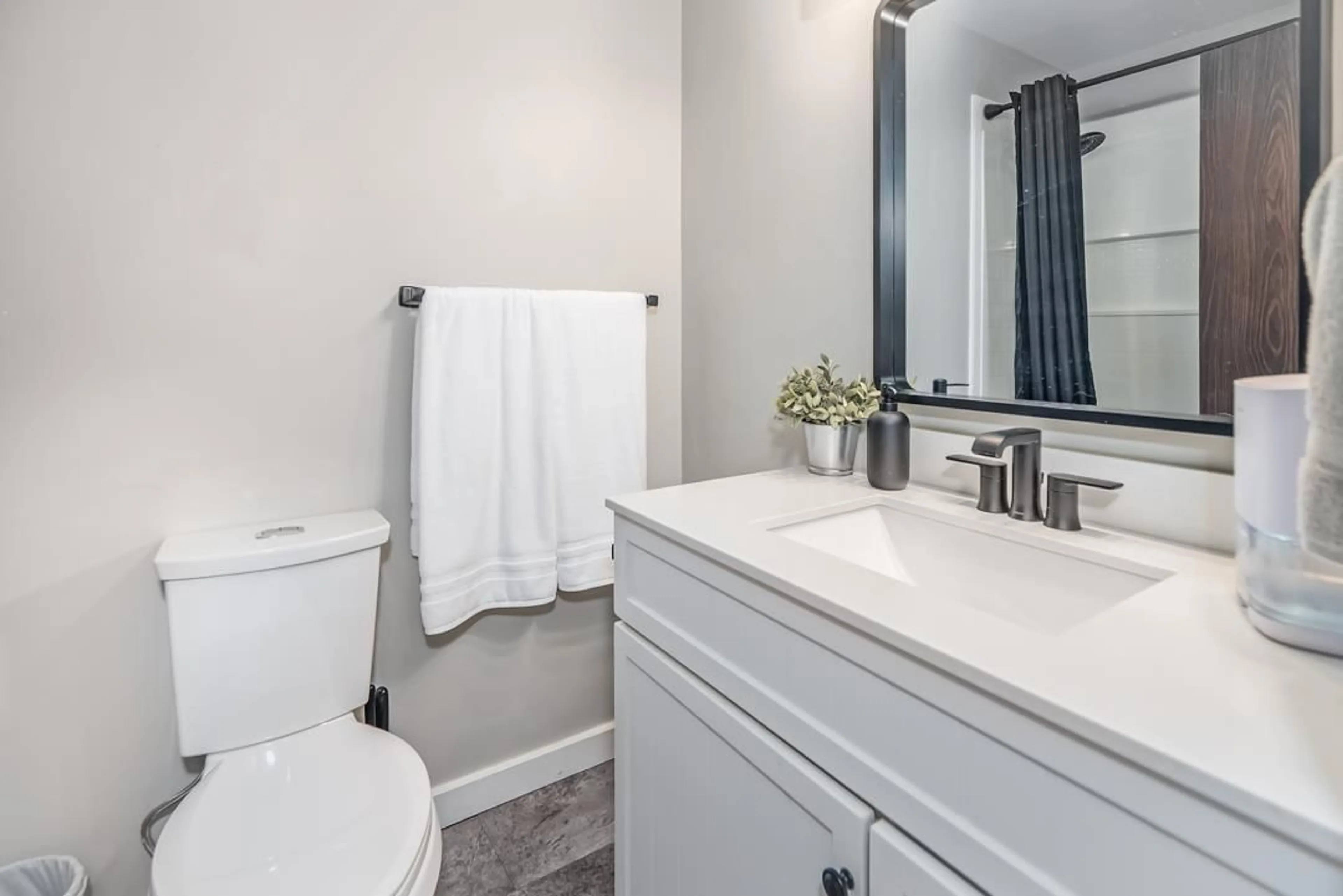 Standard bathroom, ceramic/tile floor for 7 - 20370 53, Langley British Columbia V3A5T9