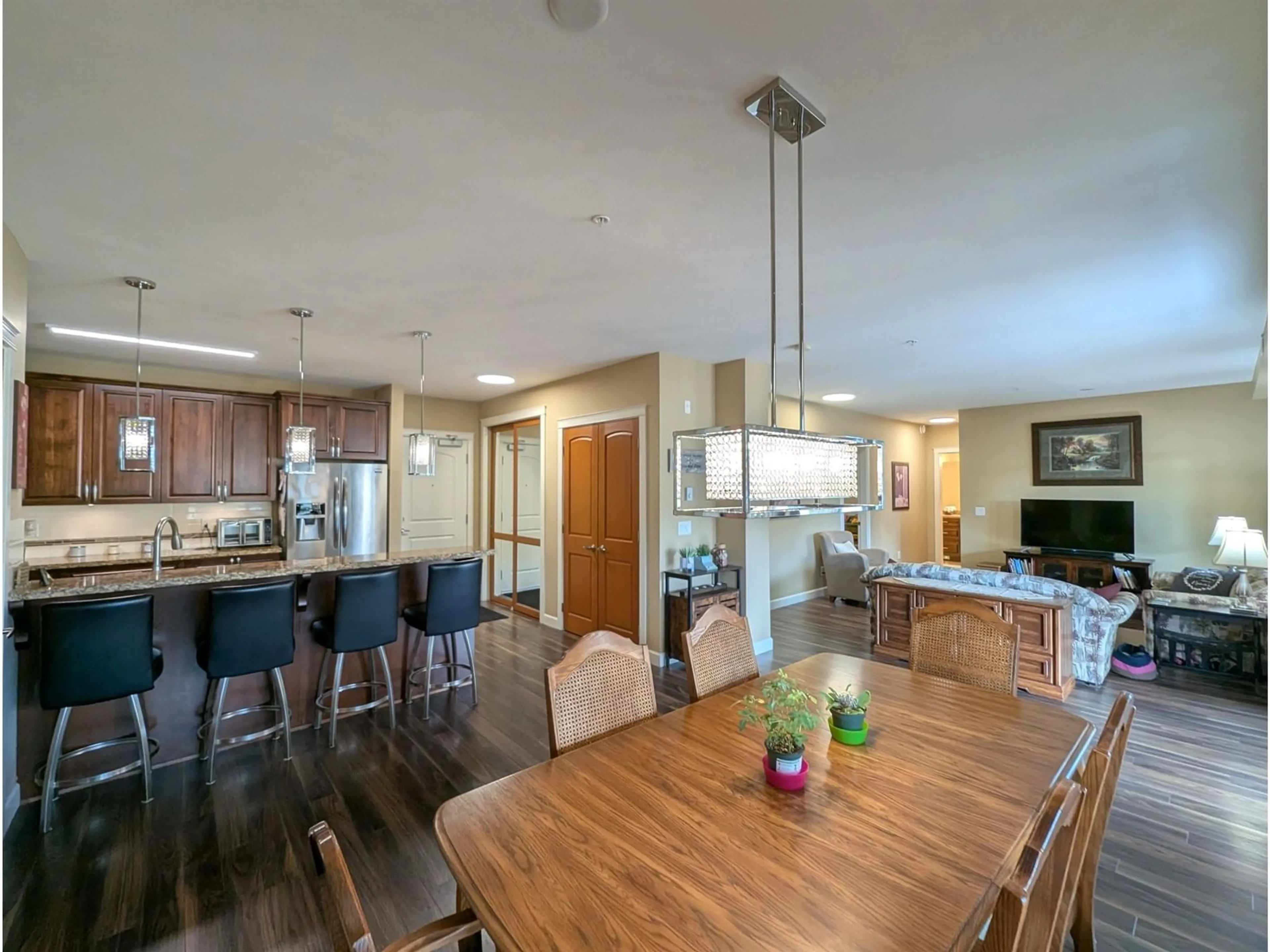 Open concept kitchen, unknown for 409 - 2860 TRETHEWEY, Abbotsford British Columbia V2T0G5