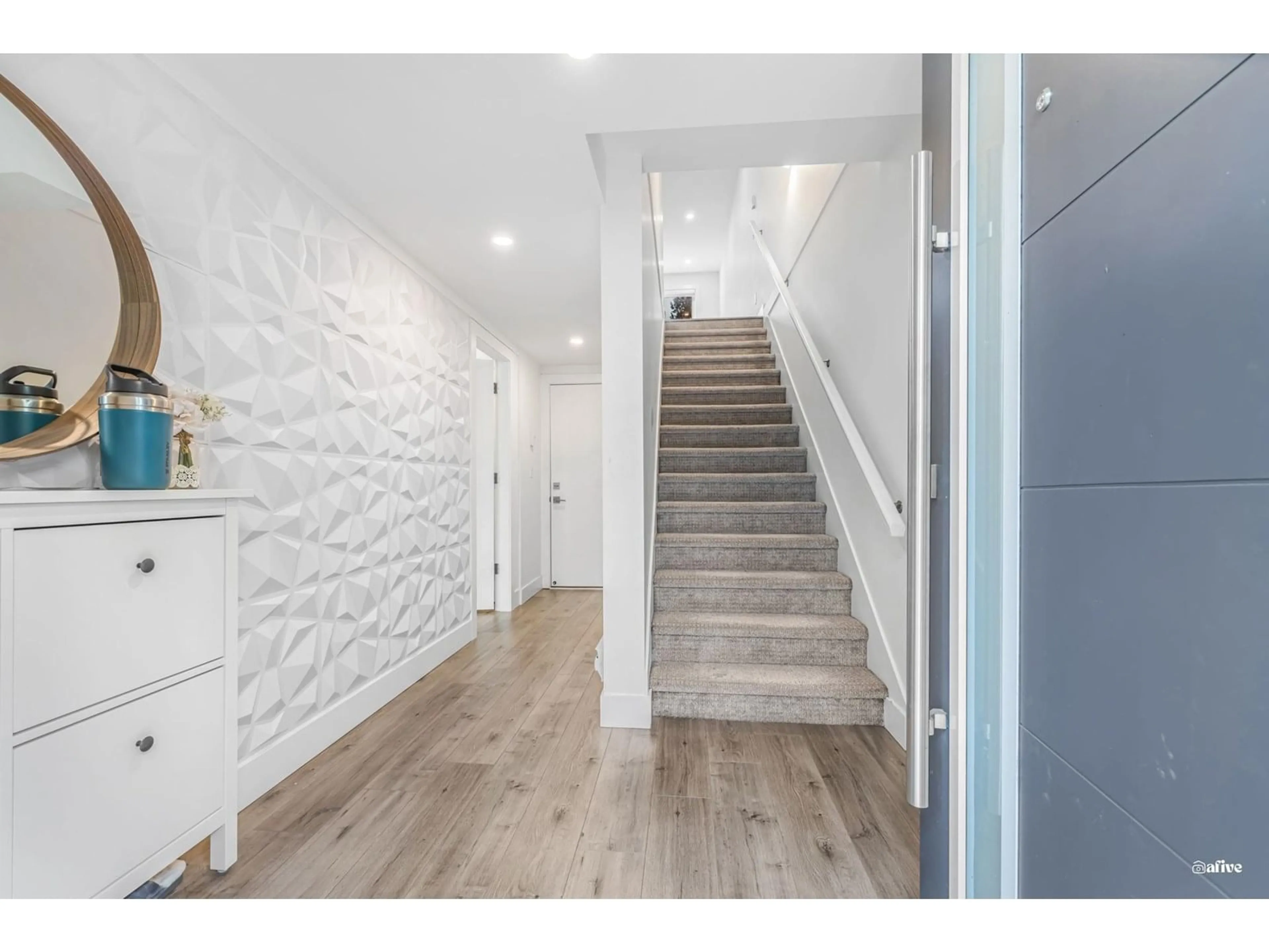 Indoor entryway for 76 - 7177 194A, Surrey British Columbia V4N6V6