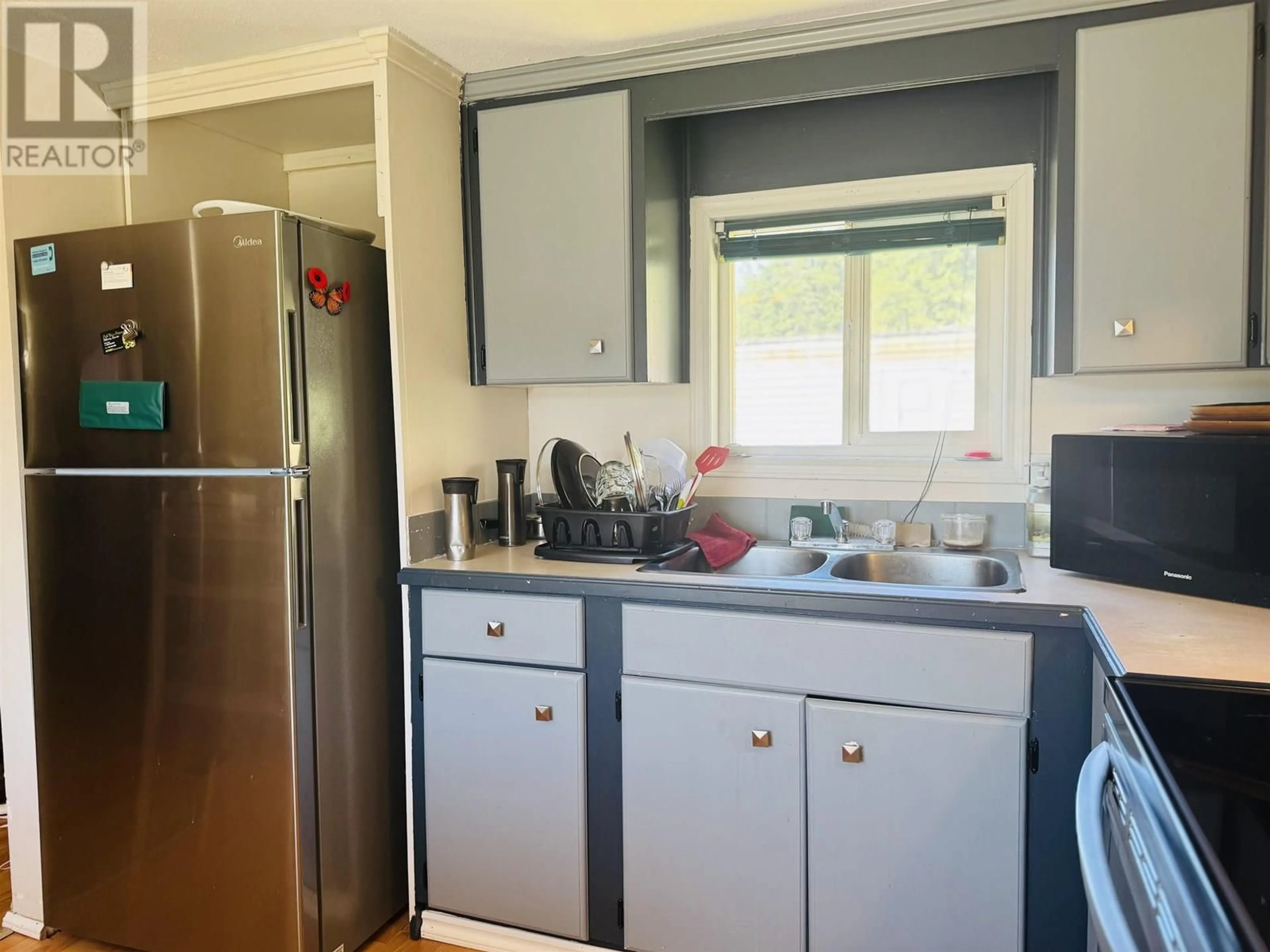 Standard kitchen, wood/laminate floor for T9 - 560 SODA CREEK ROAD, Williams Lake British Columbia V2G5E7