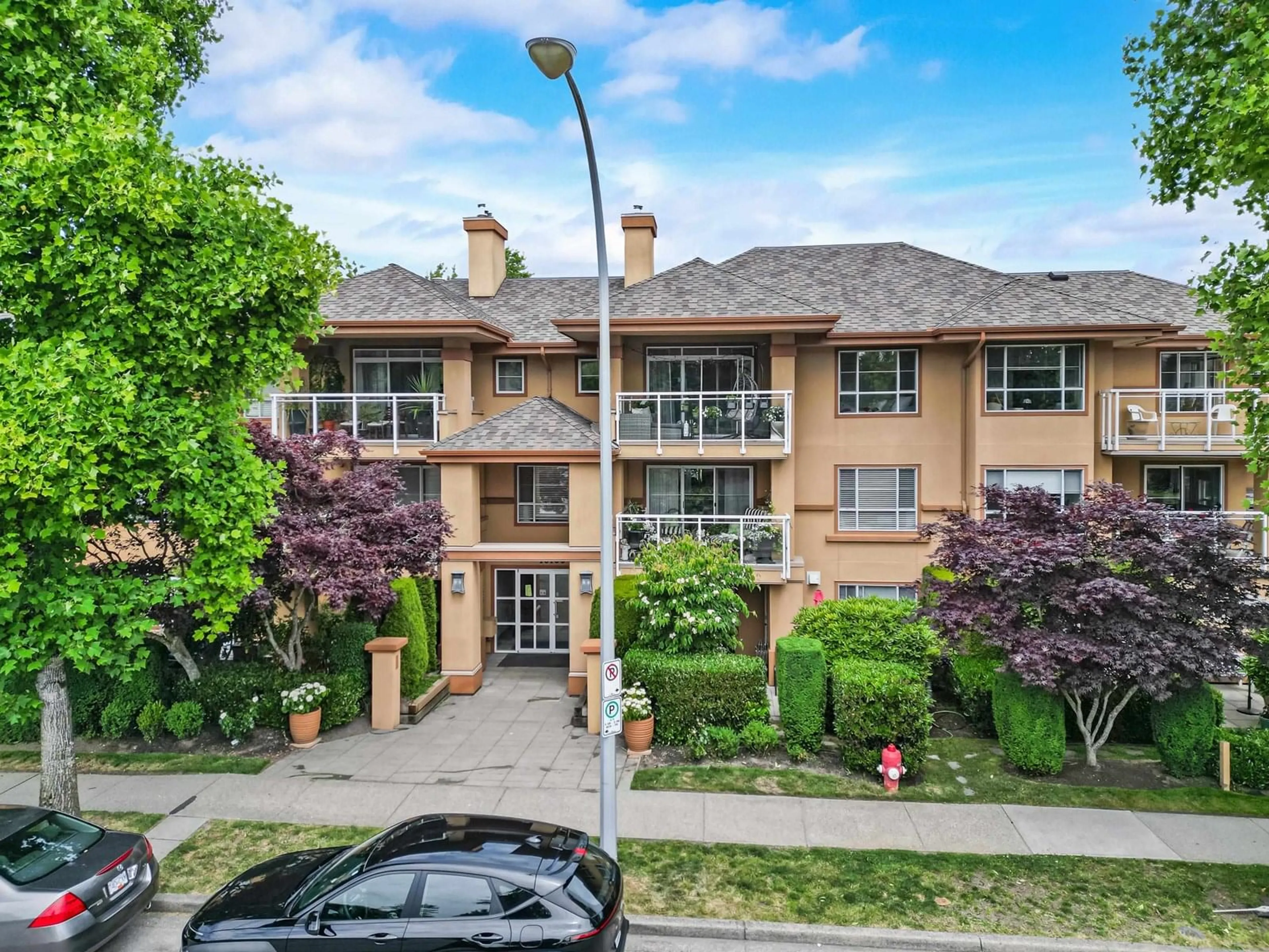 A pic from outside/outdoor area/front of a property/back of a property/a pic from drone, street for 109 - 15155 22, Surrey British Columbia V4A9T4