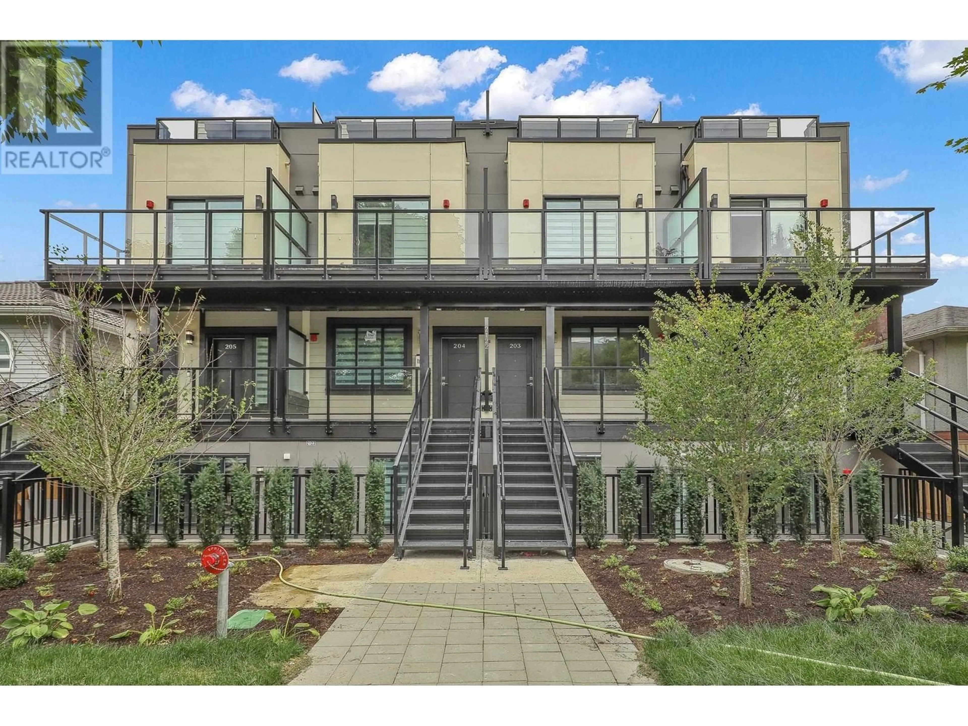Unknown for 202 - 2122 32ND AVENUE, Vancouver British Columbia V5N3B9