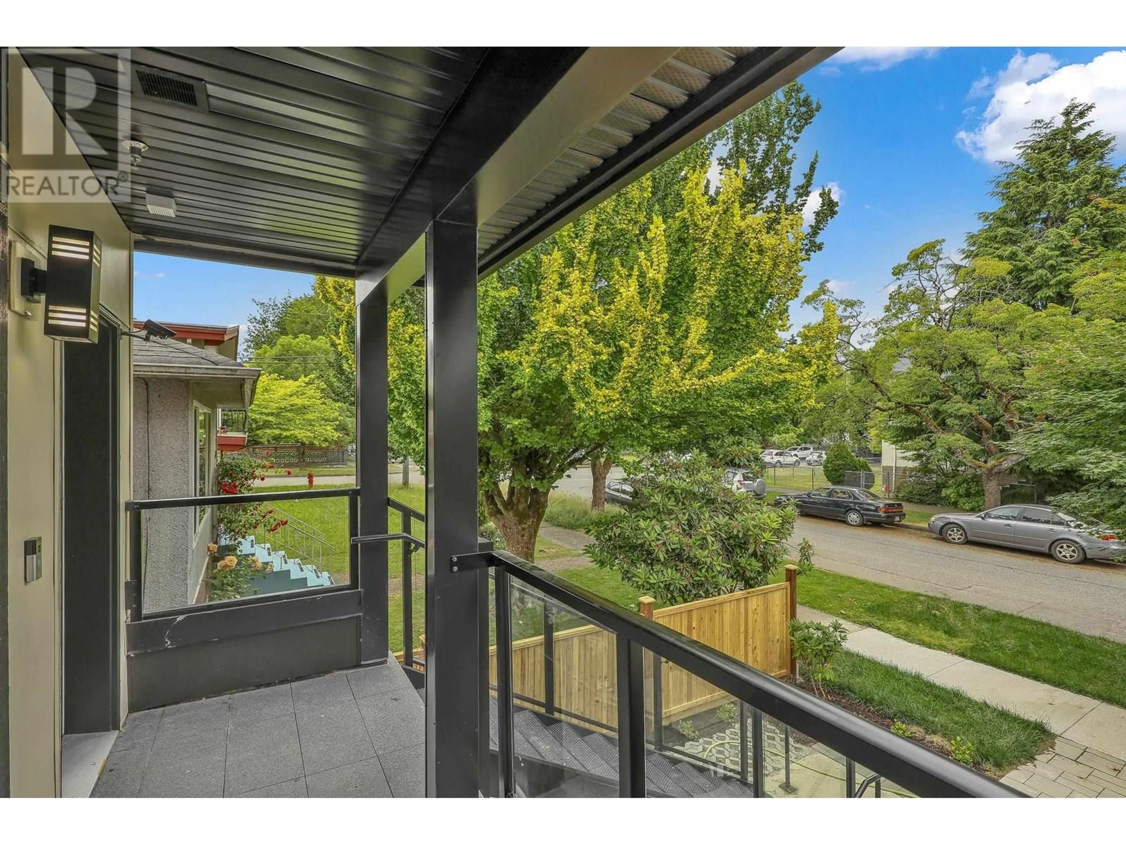 Unknown for 201 - 2122 32ND AVENUE, Vancouver British Columbia V5N3B9