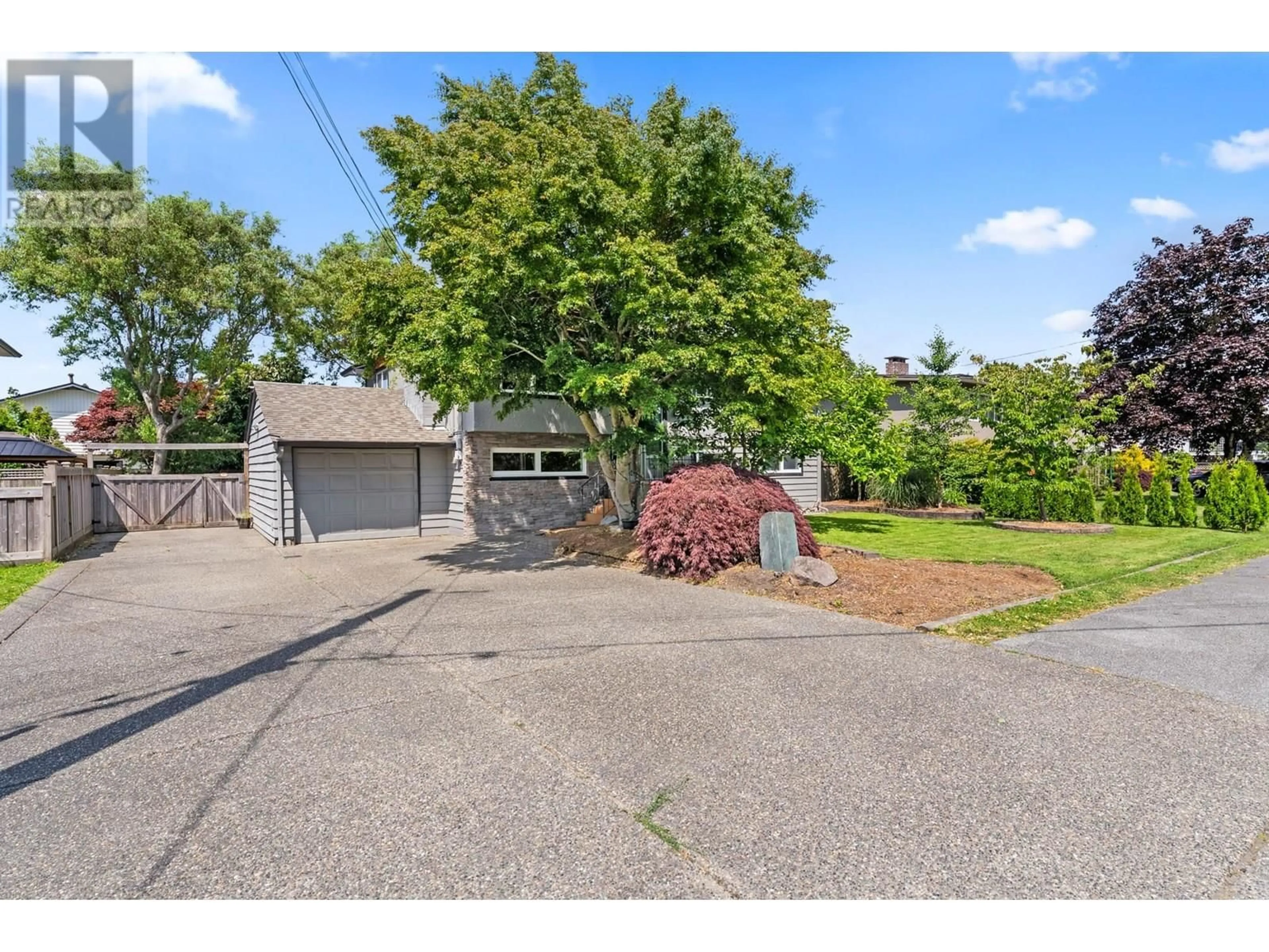 A pic from outside/outdoor area/front of a property/back of a property/a pic from drone, street for 4903 COLEMAN PLACE, Delta British Columbia V4K3H8