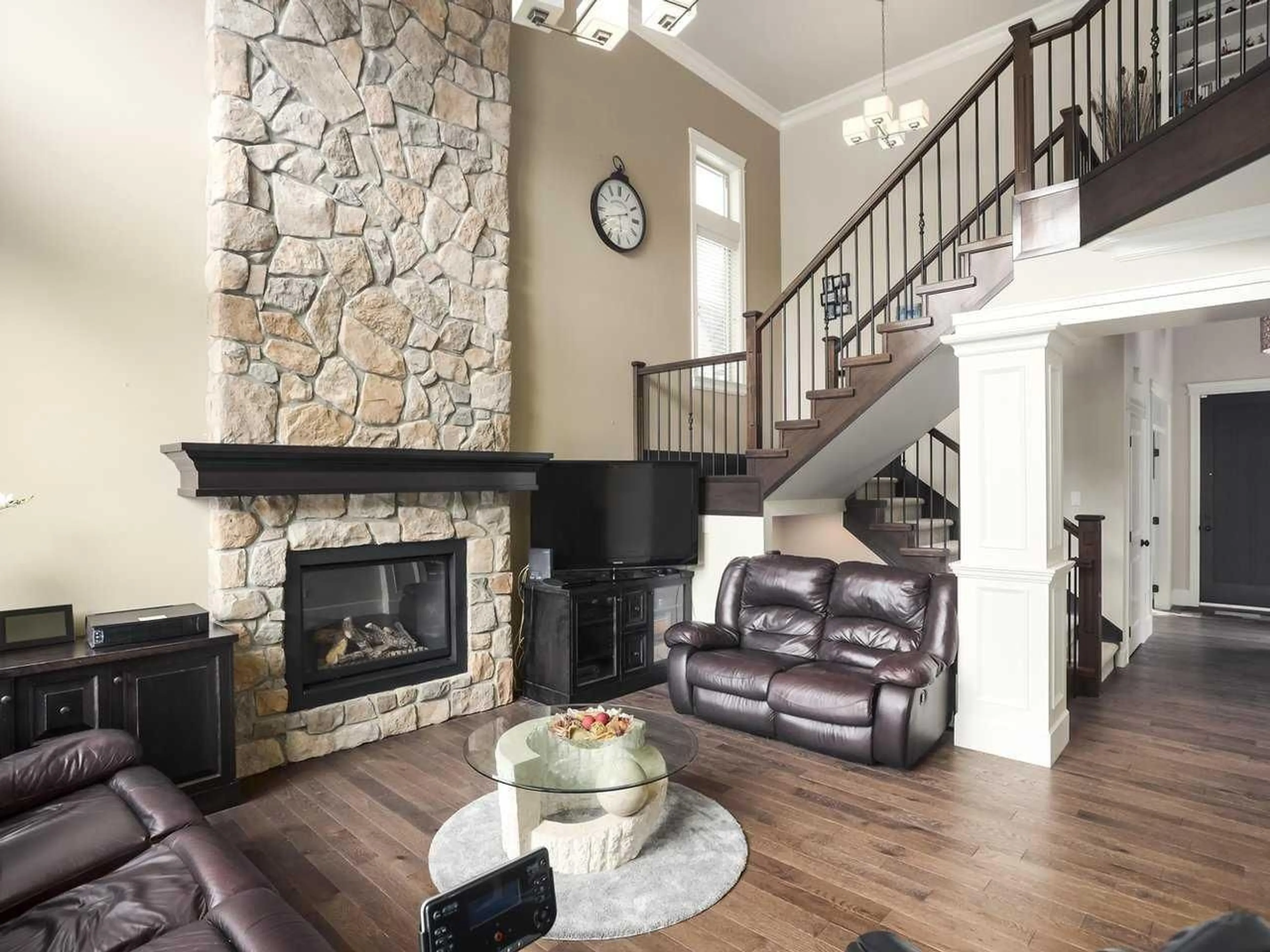 Living room with furniture, unknown for 16297 27A, Surrey British Columbia V3S6R8