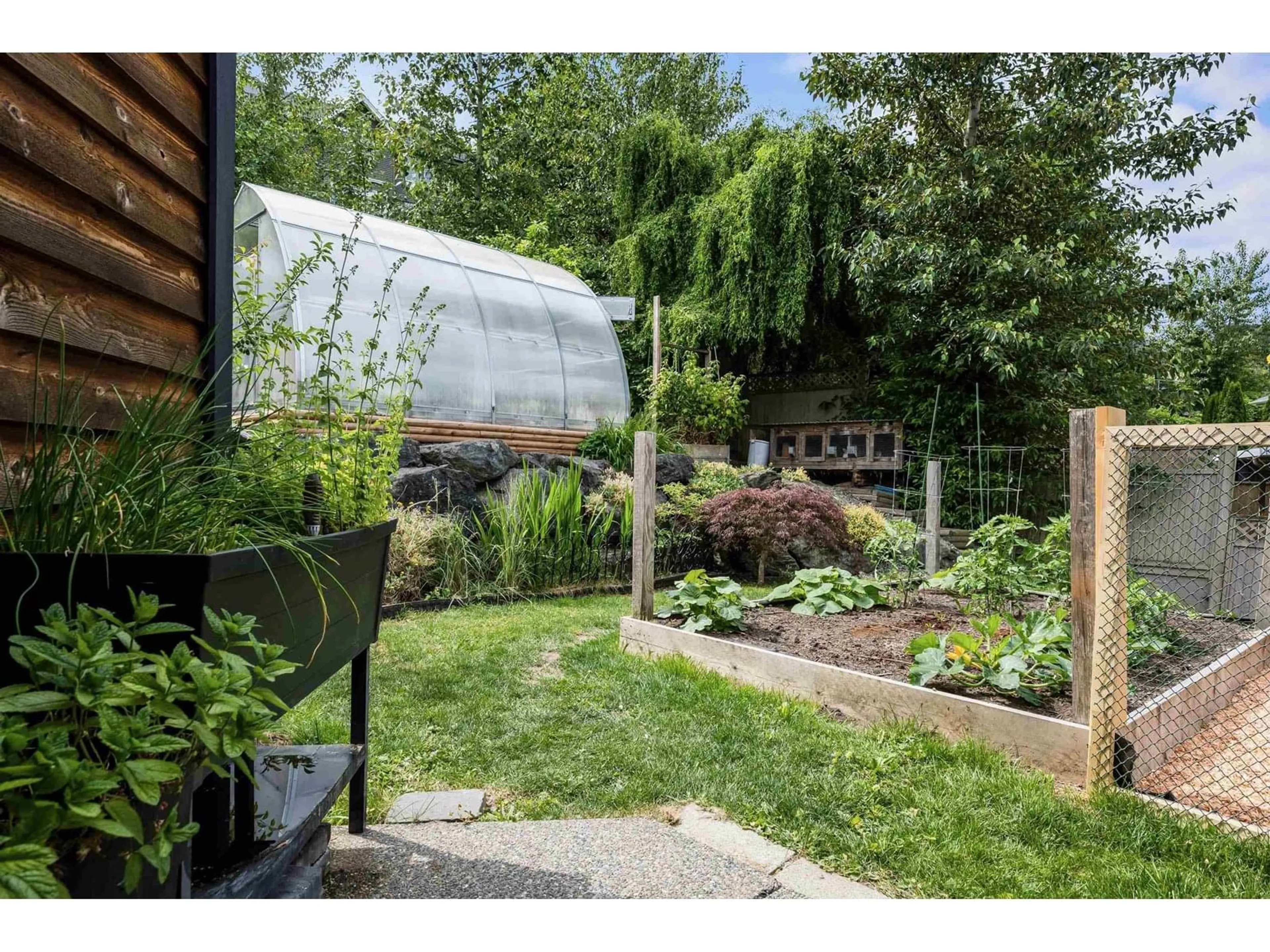 Patio, unknown for 46236 TOURNIER PLACE, Chilliwack British Columbia V2R6A2