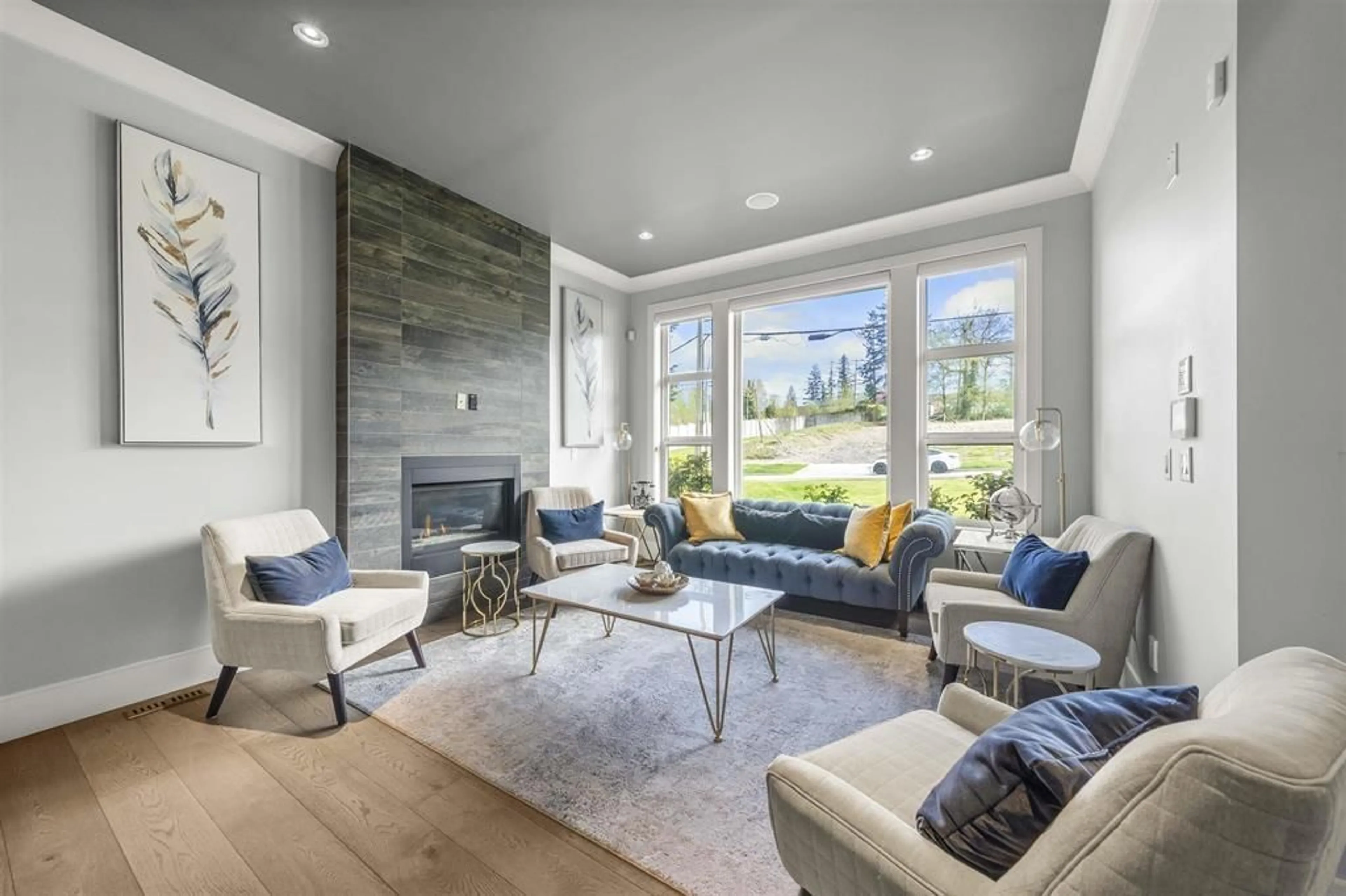 Living room with furniture, unknown for 17585 ABBEY, Surrey British Columbia V4N4H2