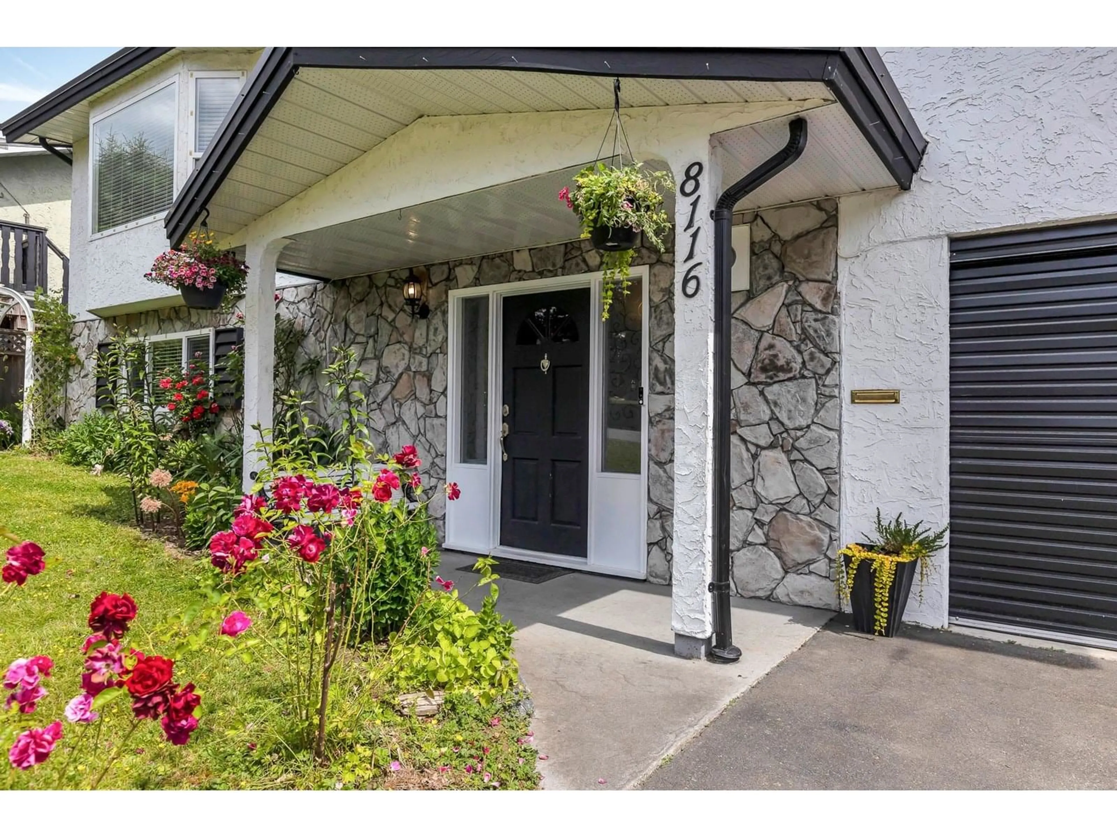 Indoor entryway for 8116 SUMAC, Mission British Columbia V2V5K9