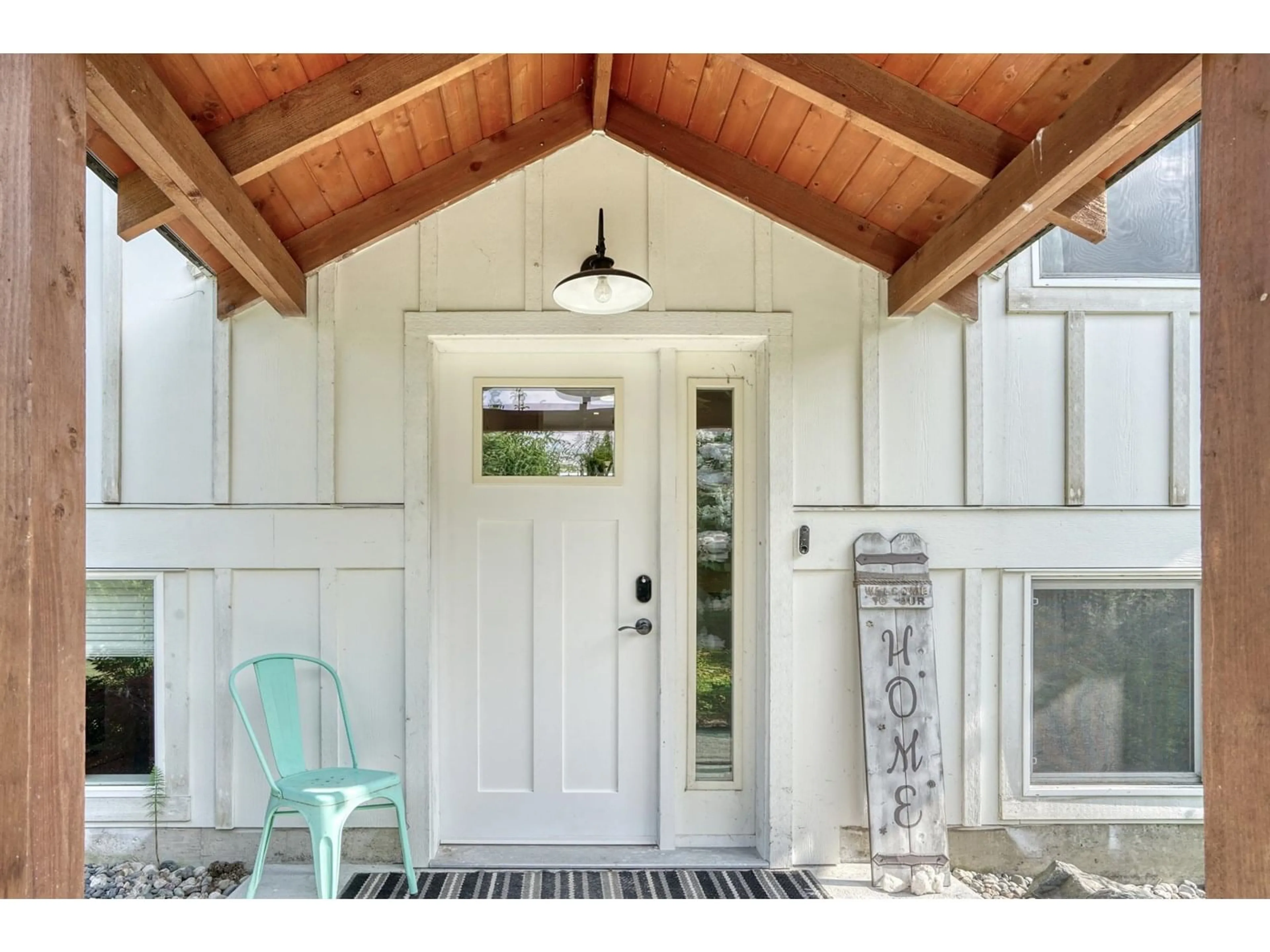 Indoor entryway for 10135 BRENTWOOD DRIVE, Chilliwack British Columbia V2P6G5