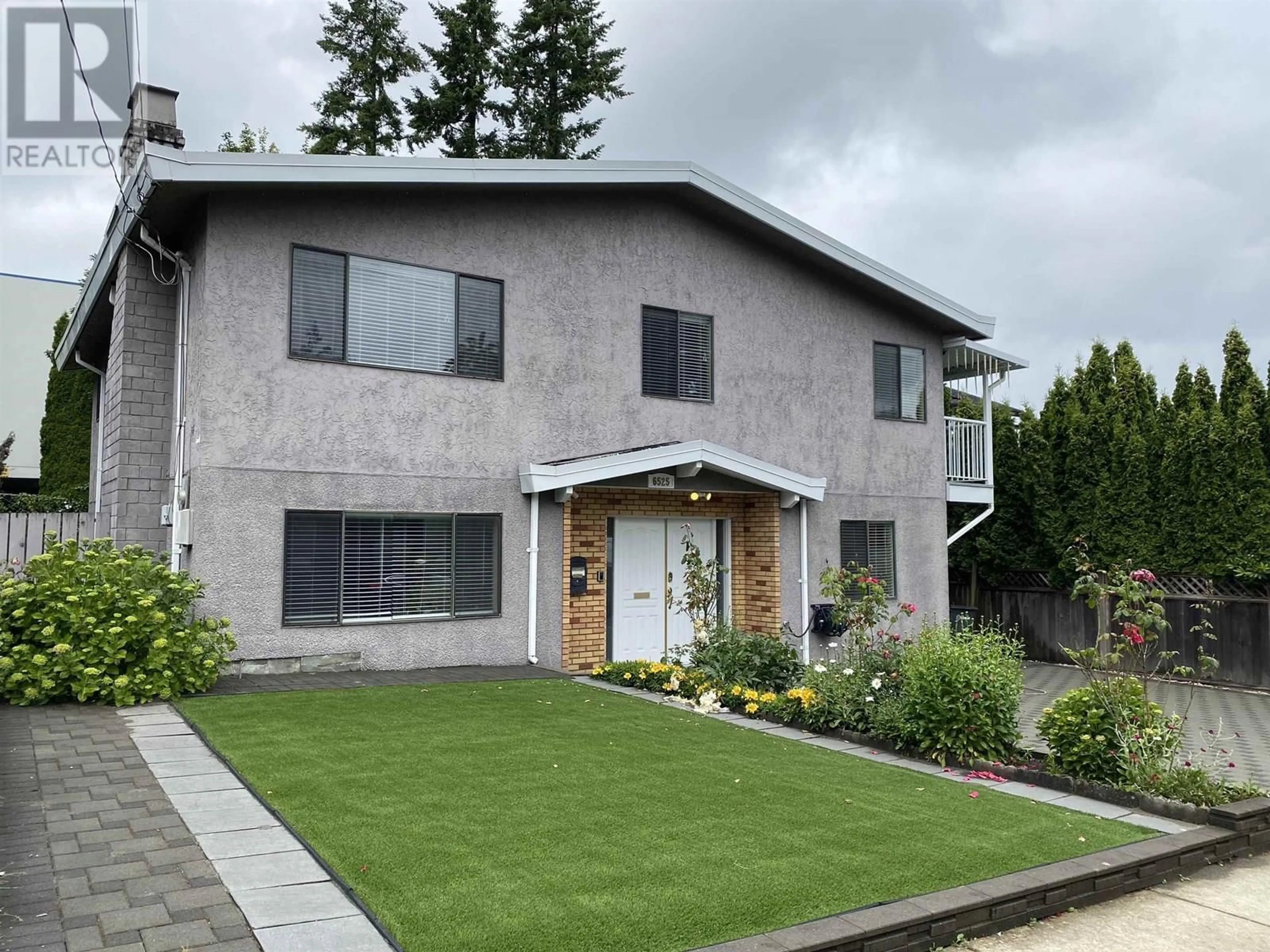 Home with vinyl exterior material, street for 6525 DENBIGH AVENUE, Burnaby British Columbia V5H3R7