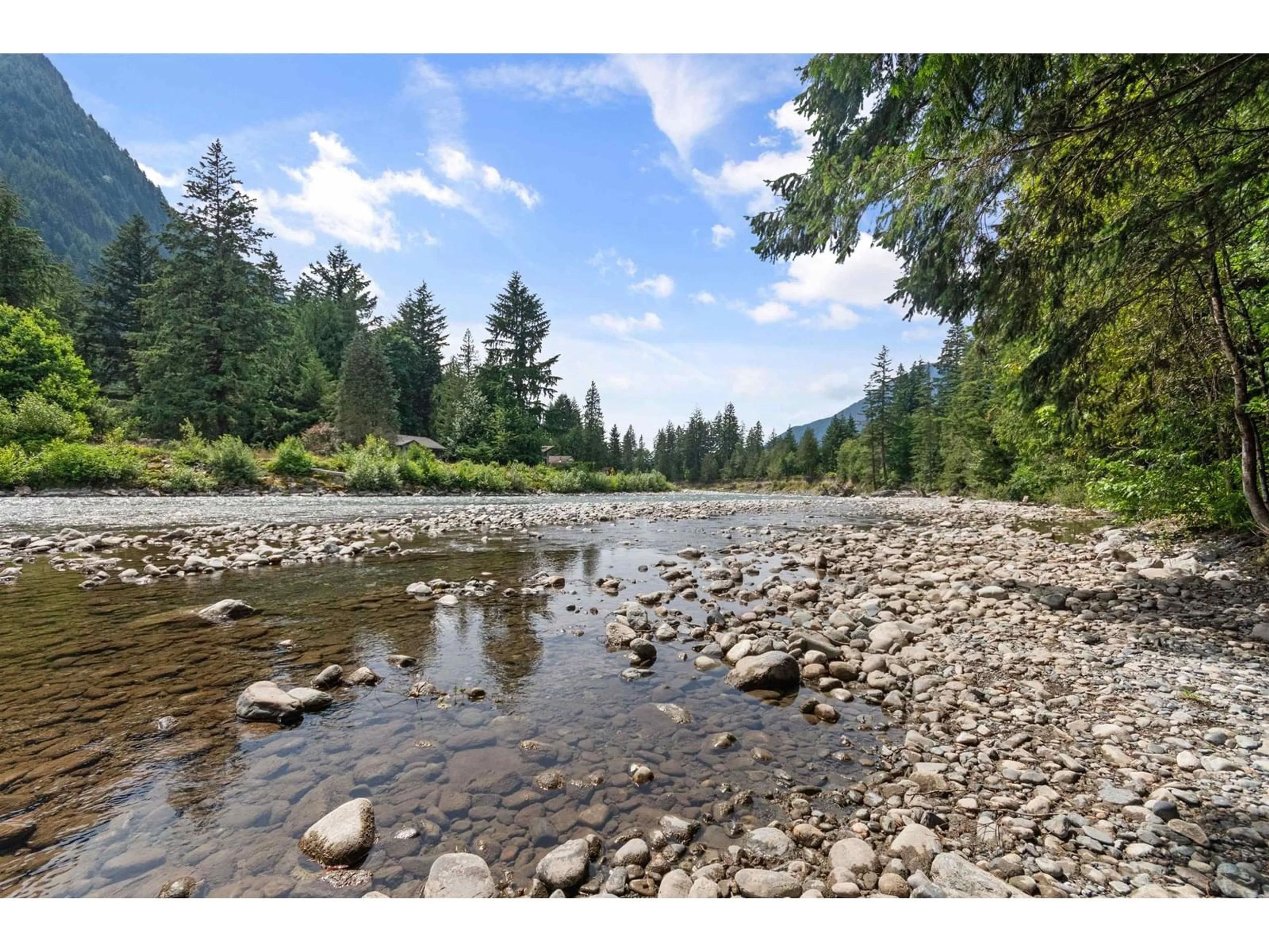 Blurry image for 65711 GARDNER DRIVE, Hope British Columbia V0X1L1