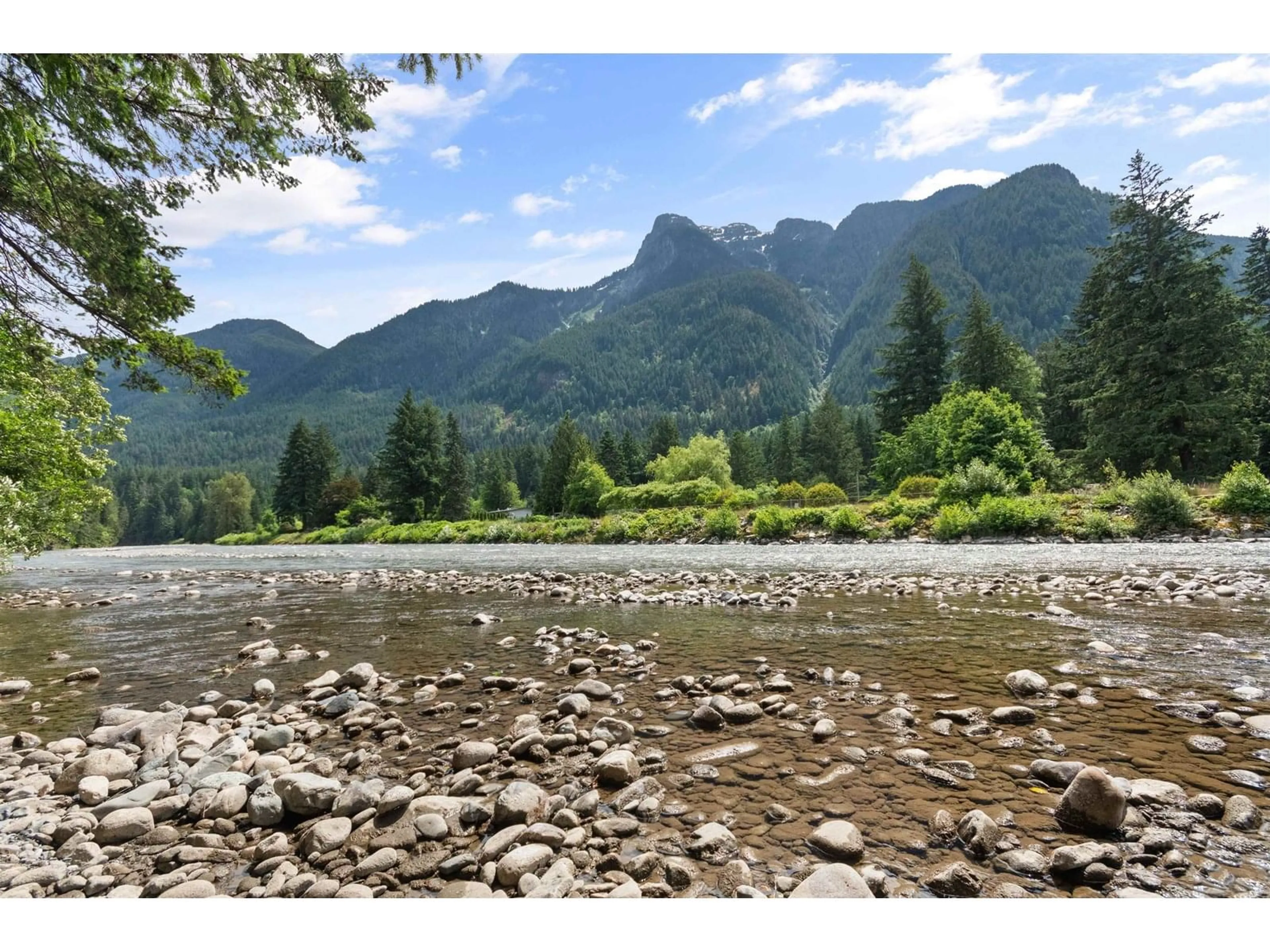 Blurry image for 65711 GARDNER DRIVE, Hope British Columbia V0X1L1