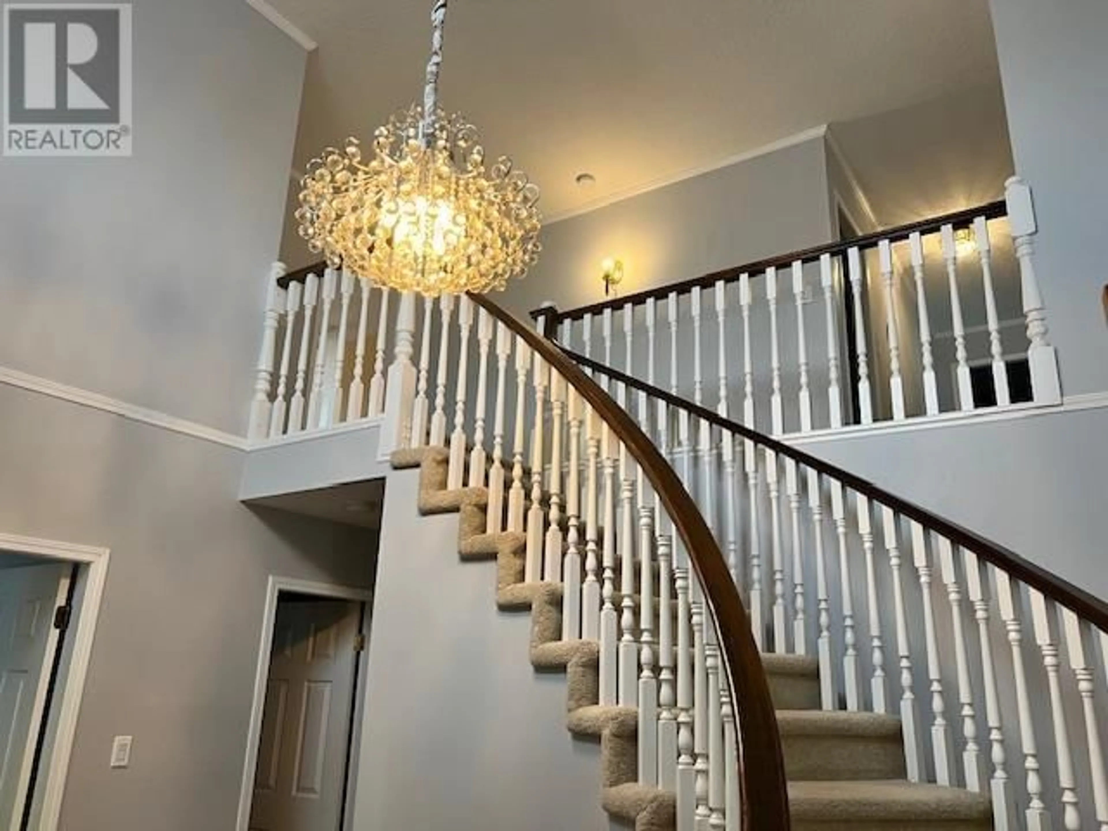 Stairs for 4328 FORTUNE AVENUE, Richmond British Columbia V7E5P8