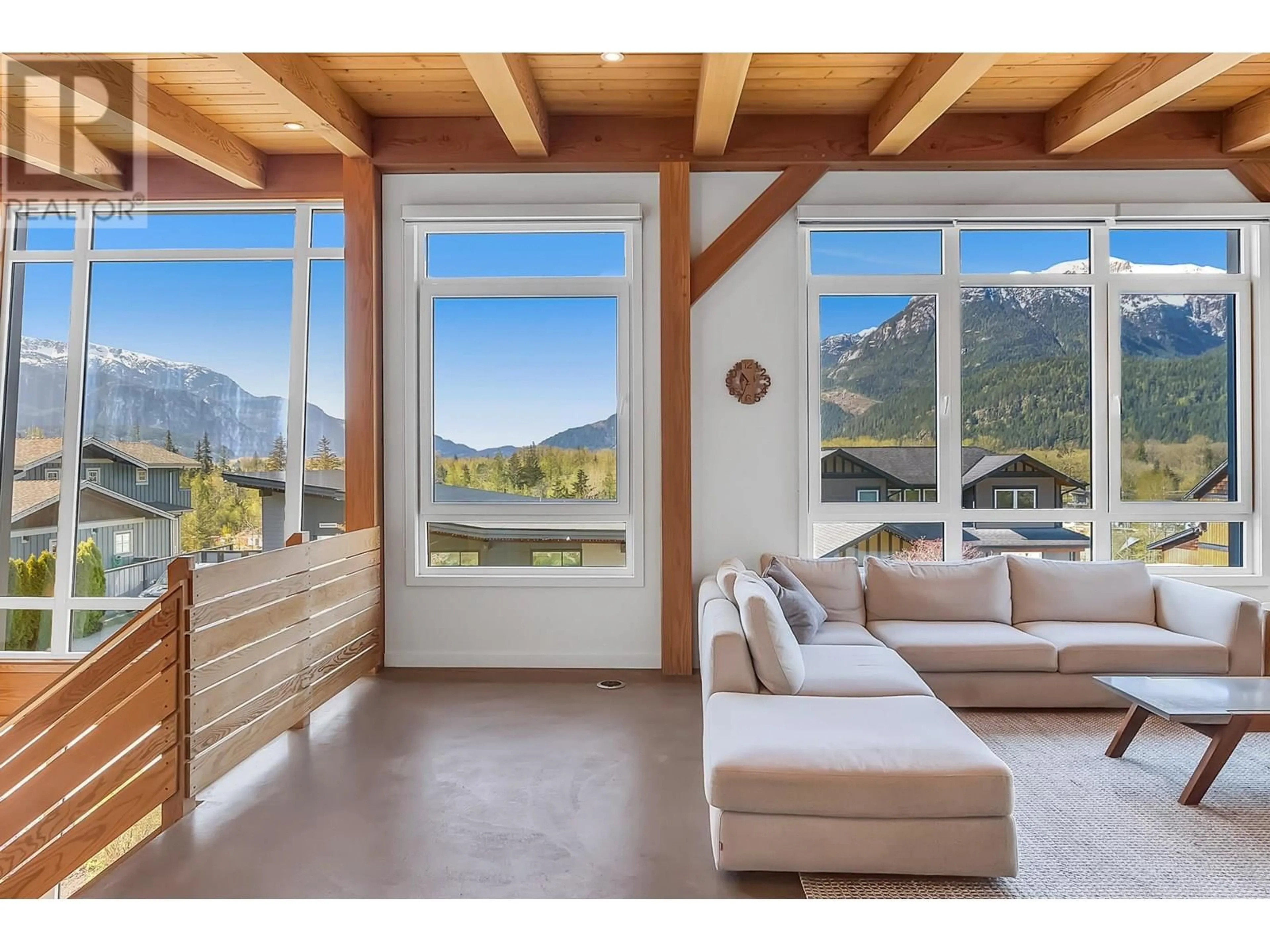 Living room with furniture, unknown for 41160 ROCKRIDGE PLACE, Squamish British Columbia V8B0S4