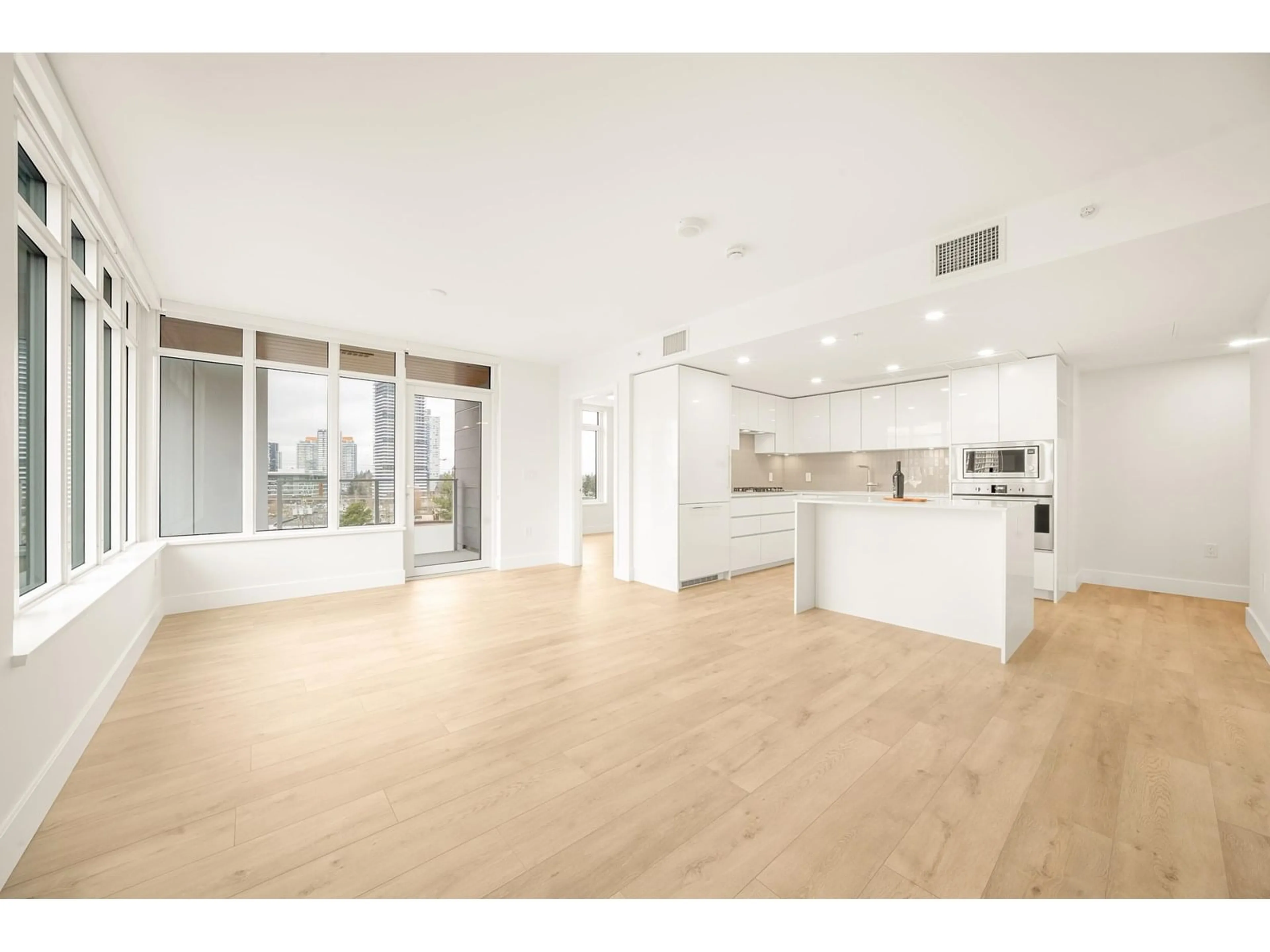 Open concept kitchen, unknown for 404 - 10428 WHALLEY, Surrey British Columbia V3T1W6