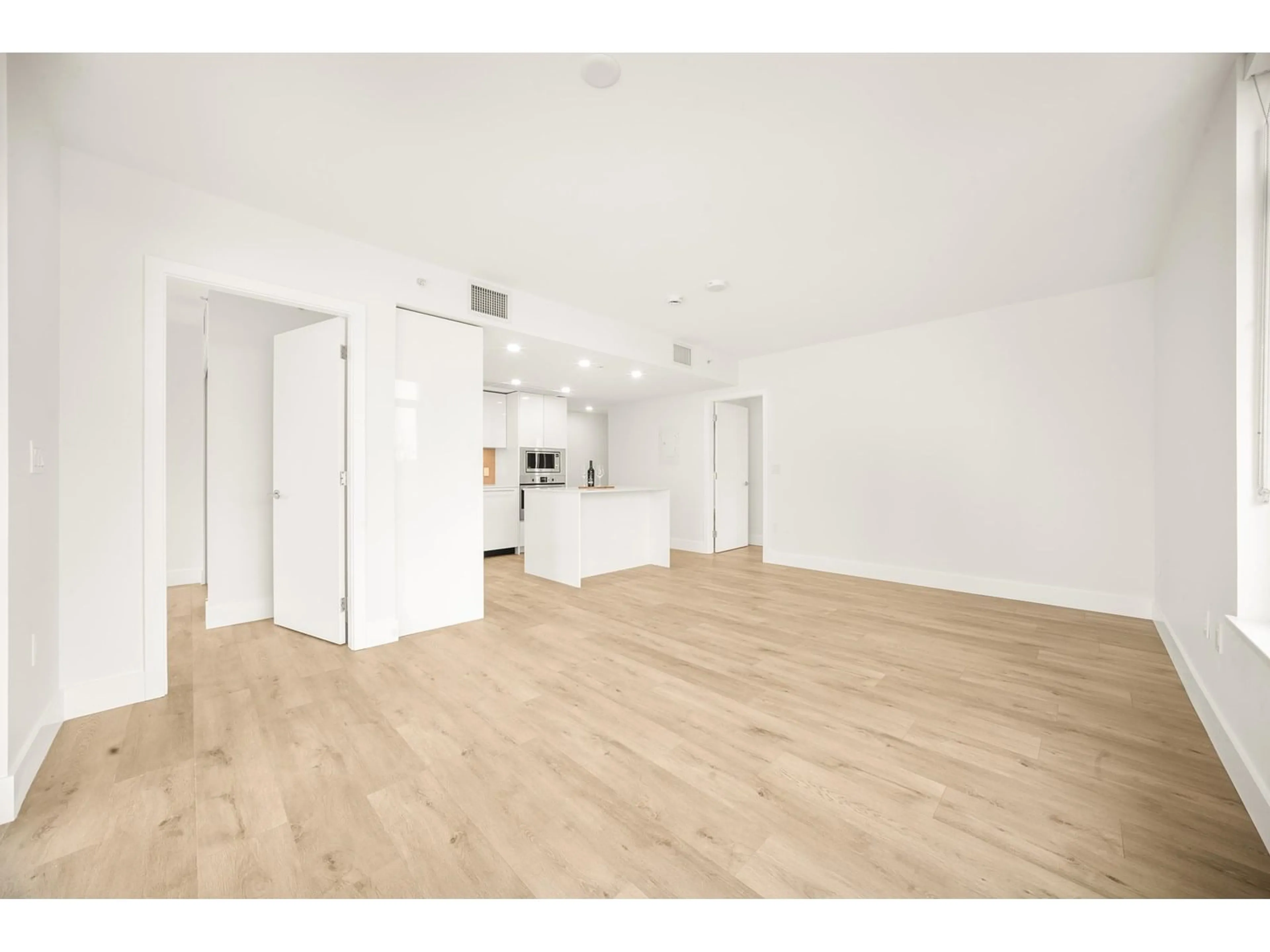 A pic of a room for 404 - 10428 WHALLEY, Surrey British Columbia V3T1W6
