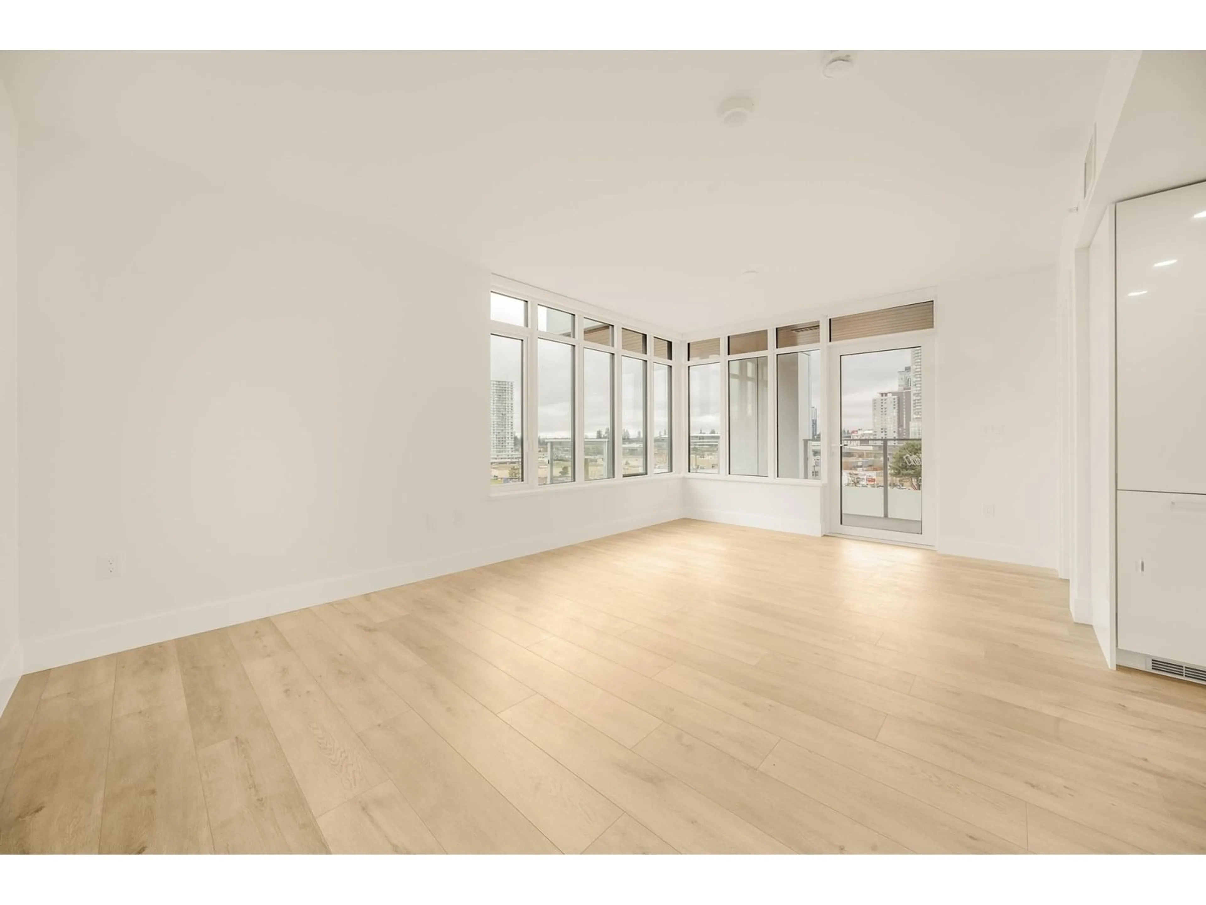 A pic of a room for 404 - 10428 WHALLEY, Surrey British Columbia V3T1W6