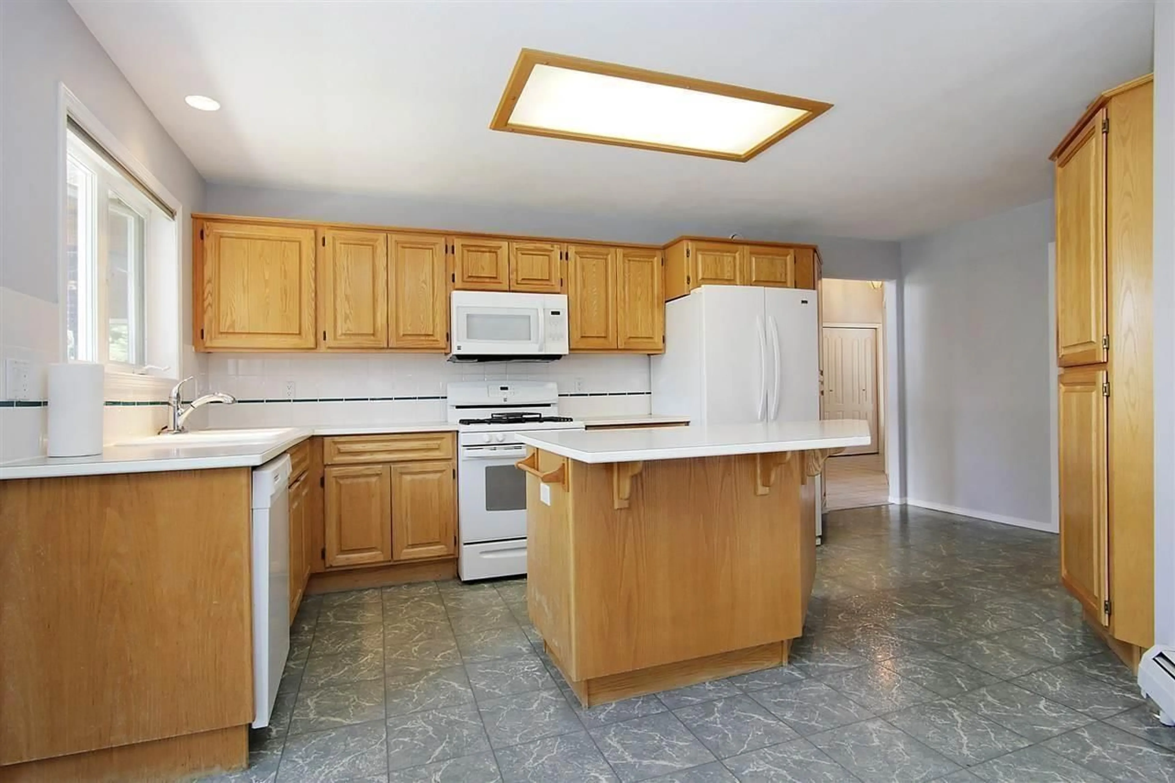 Standard kitchen, unknown for 7341 MARBLE HILL ROAD, Chilliwack British Columbia V4Z1J5