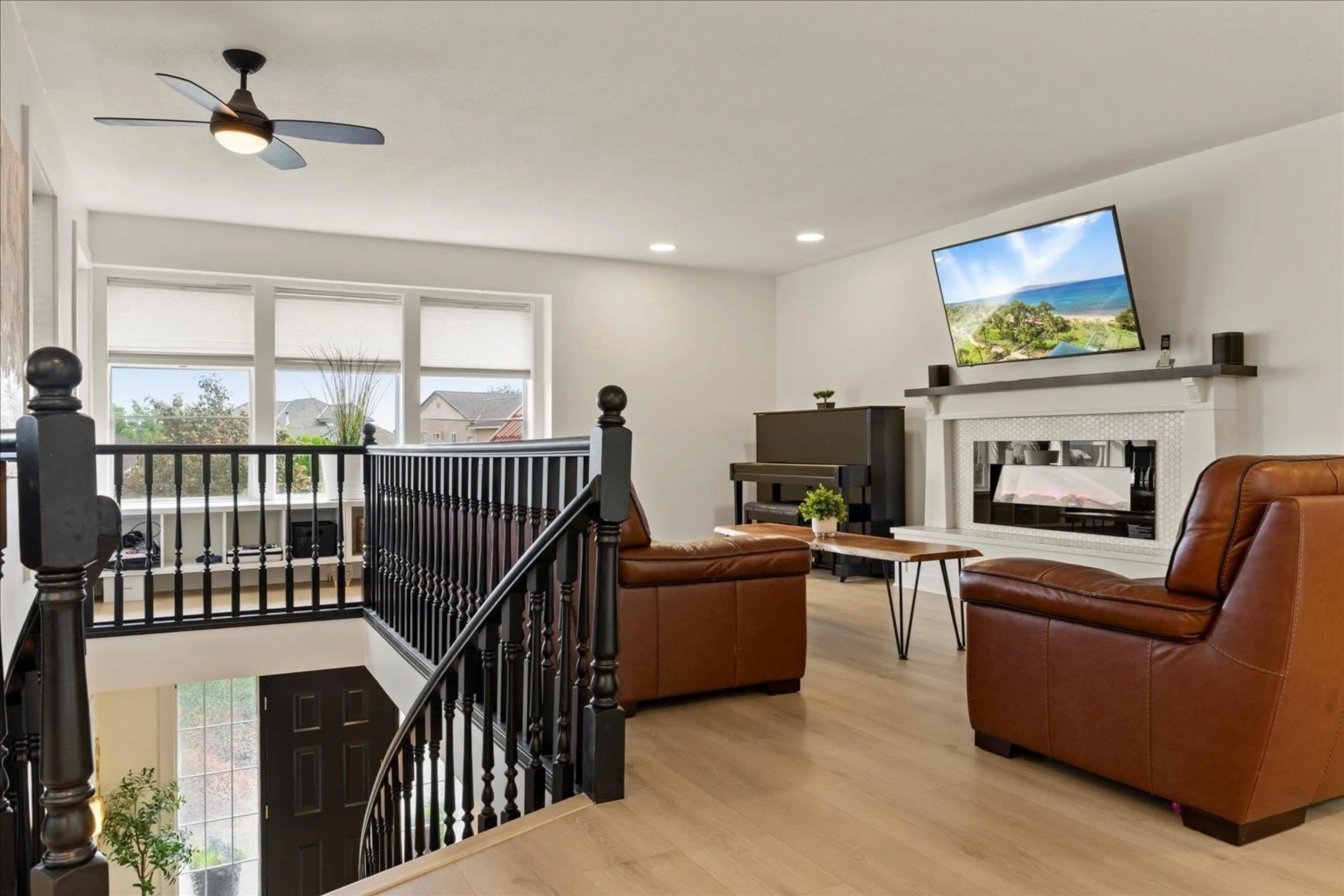Living room with furniture, unknown for 33343 HODSON, Mission British Columbia V2V6J6