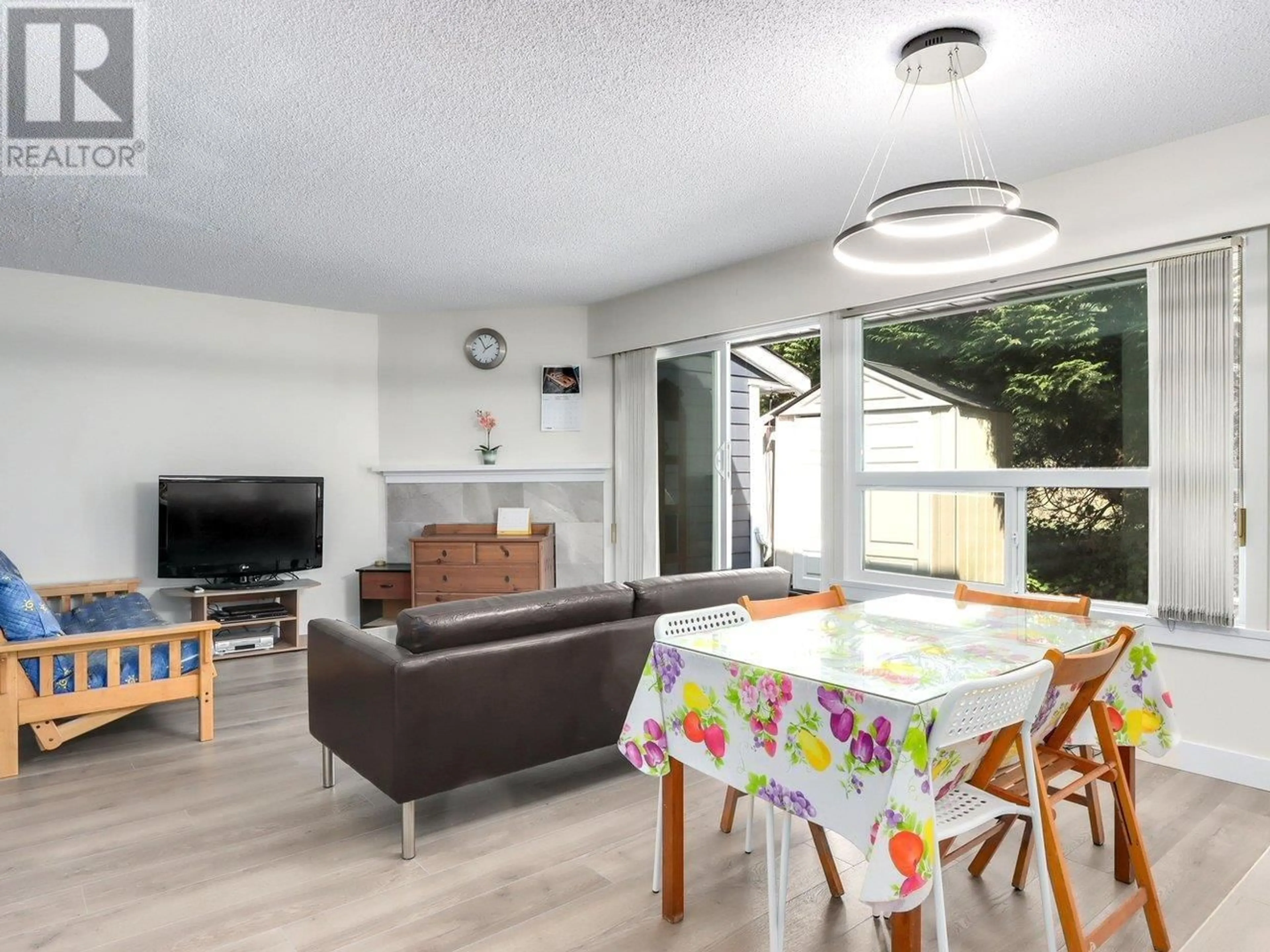 Unknown for 3 - 9151 FOREST GROVE DRIVE, Burnaby British Columbia V5A3Z5