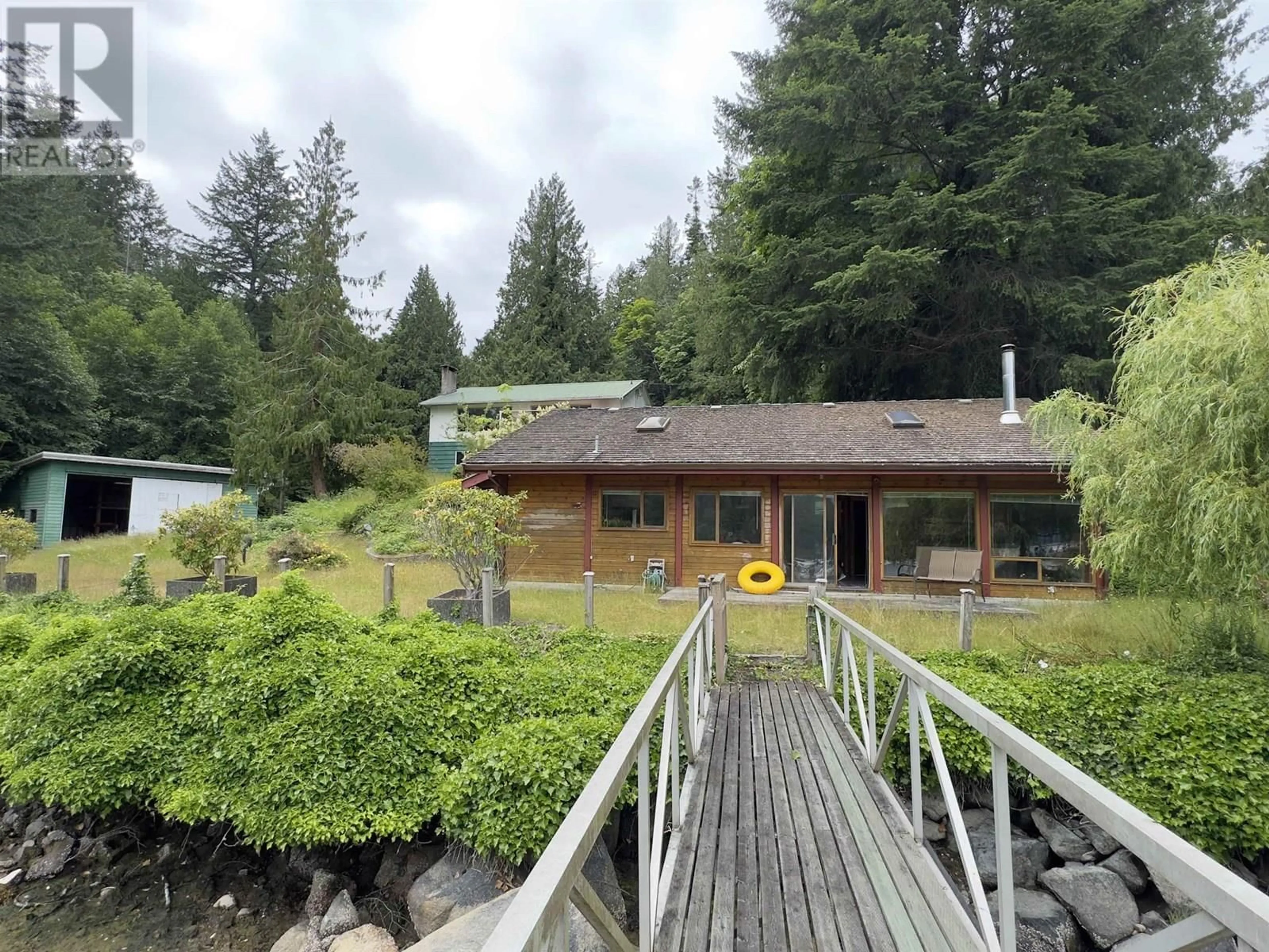 A pic from outside/outdoor area/front of a property/back of a property/a pic from drone, water/lake/river/ocean view for 4495 FRANCIS PENINSULA ROAD, Madeira Park British Columbia V0N2H1