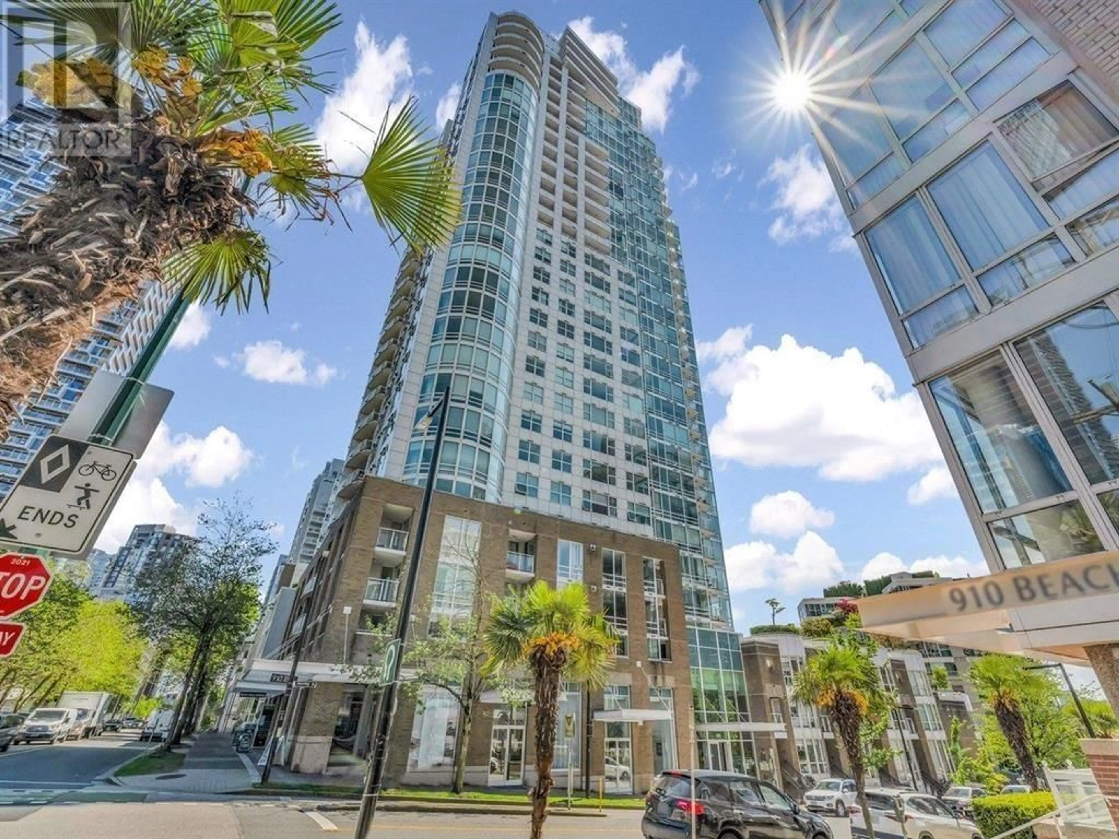 Indoor foyer for 910 - 1500 HORNBY STREET, Vancouver British Columbia V6Z2R1