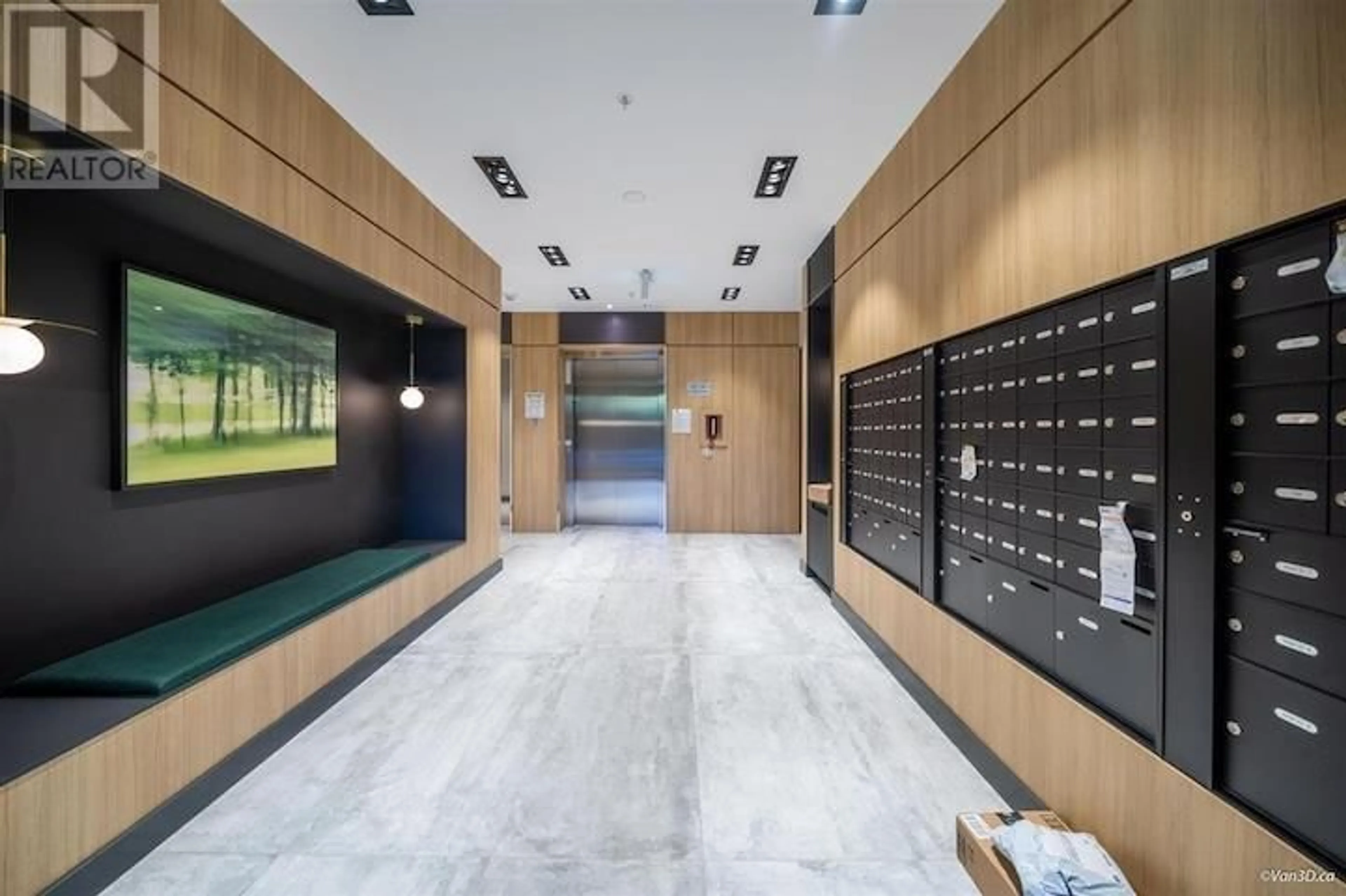 Indoor foyer for 301 - 645 COMO LAKE AVENUE, Coquitlam British Columbia V3J0N9