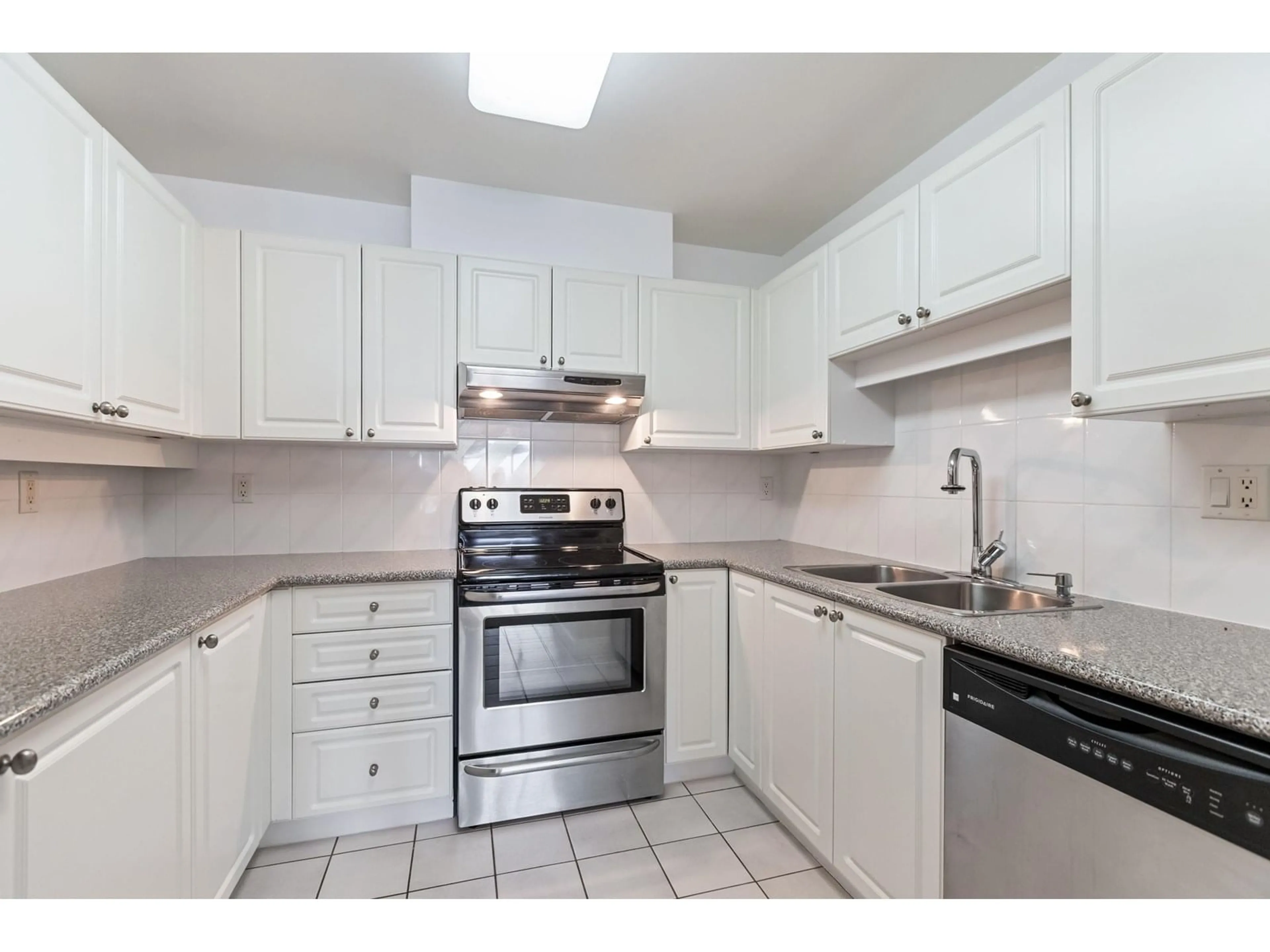 Standard kitchen, unknown for 301 - 1378 GEORGE, White Rock British Columbia V4B3Z9