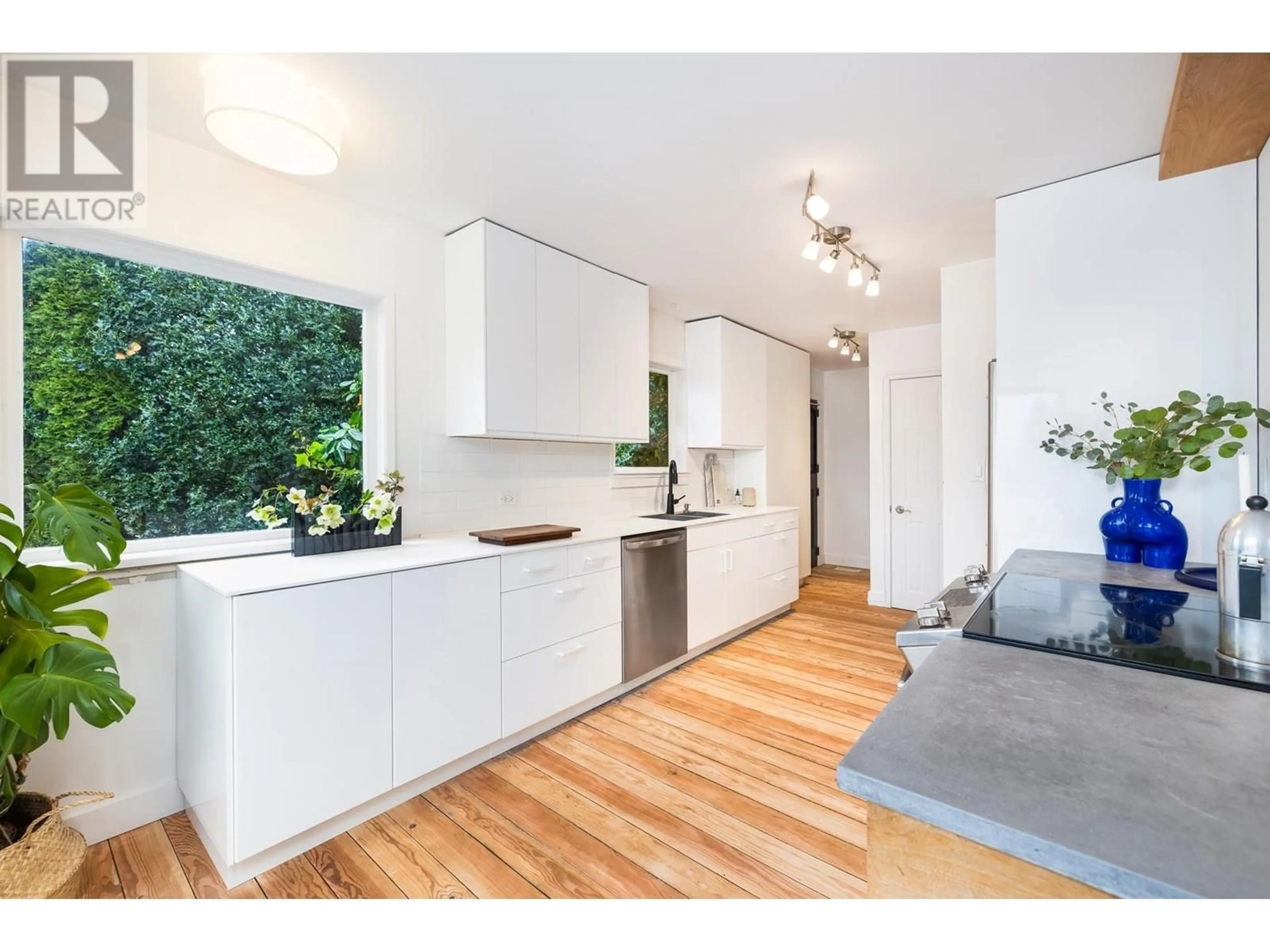 Unknown for 1008 CALEDONIA AVENUE, North Vancouver British Columbia V7G1T3