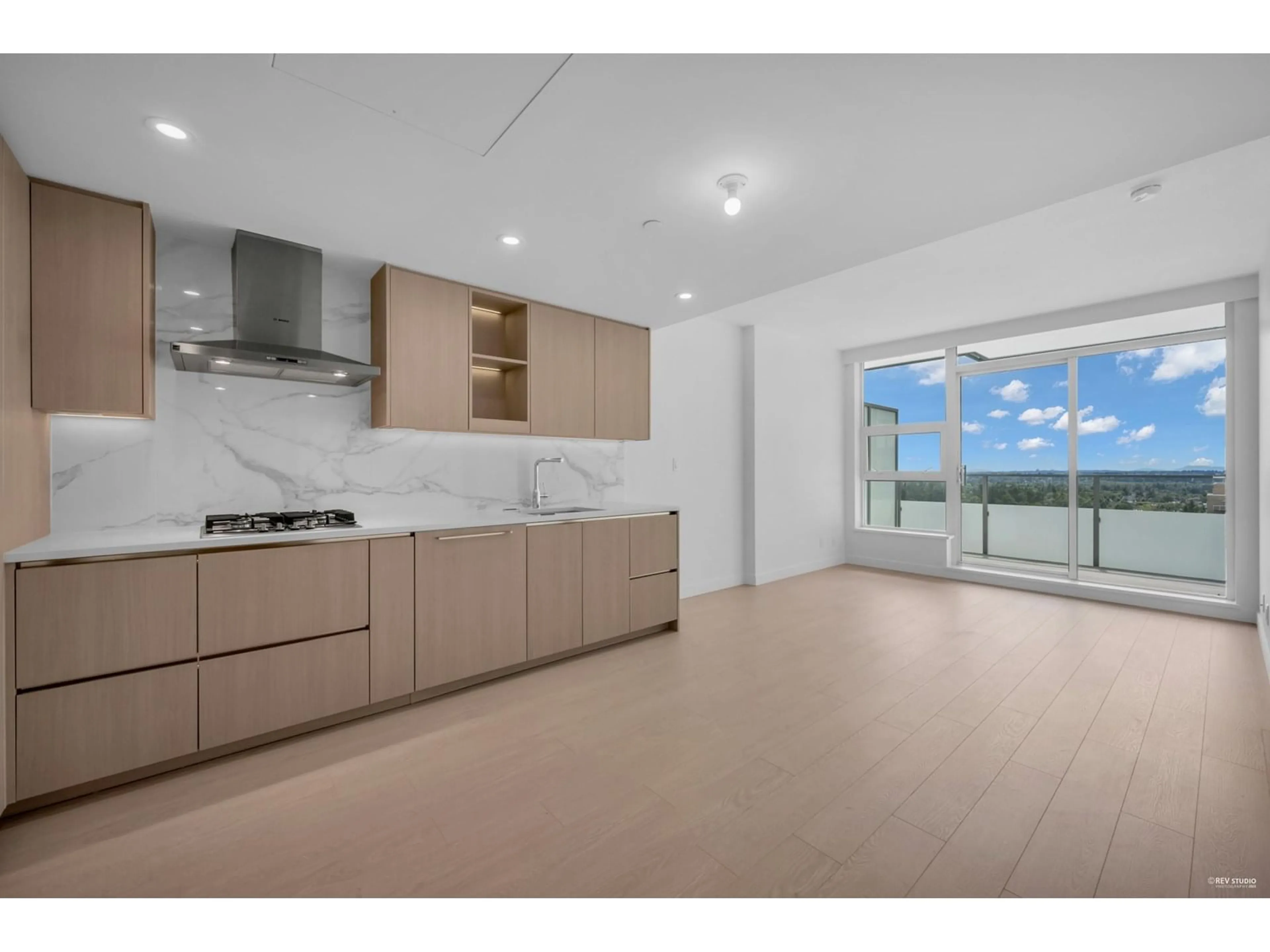 Open concept kitchen, unknown for 1606 - 13778 100, Surrey British Columbia V3T0V3