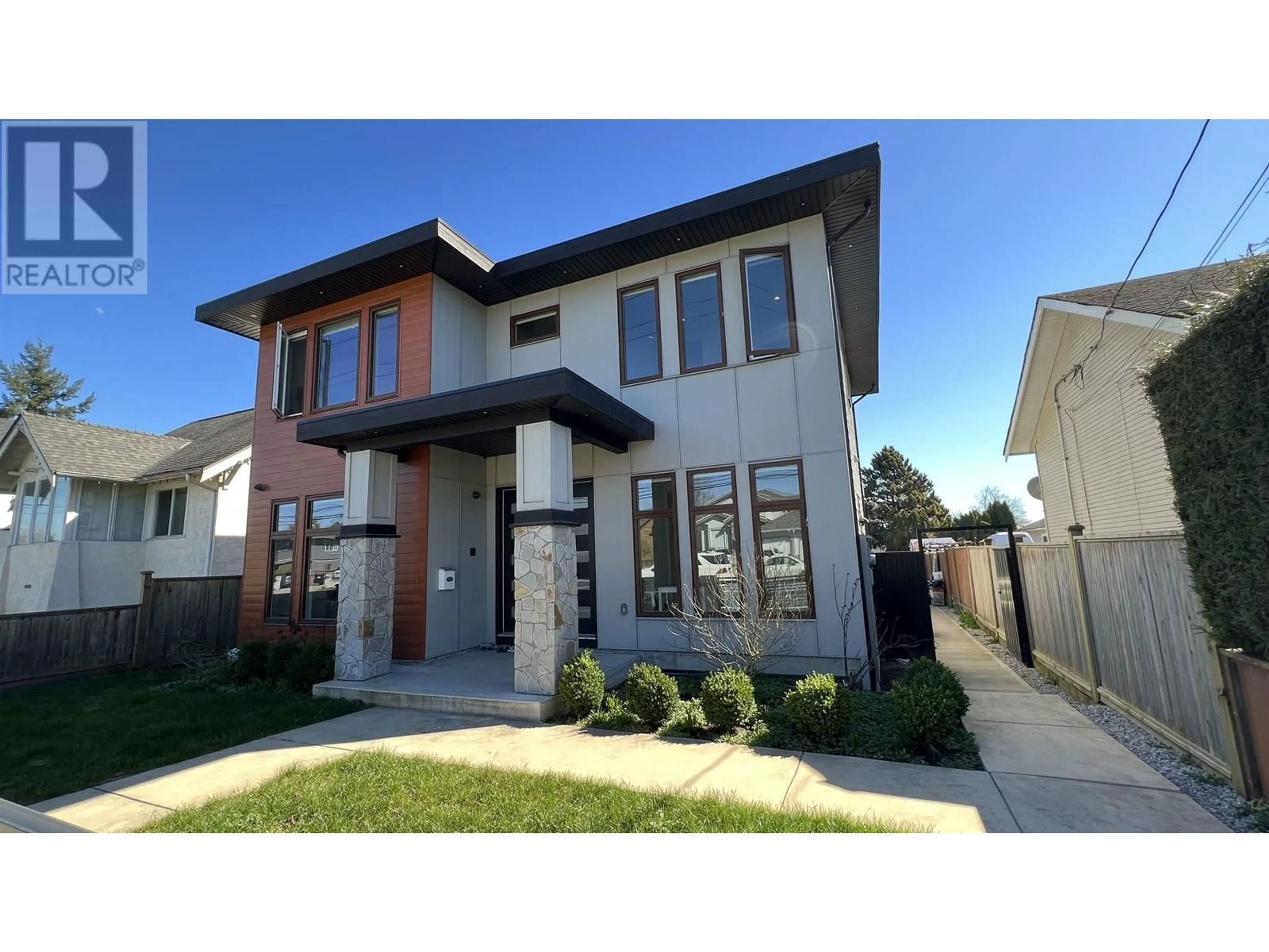 Home with brick exterior material, street for 1422 TENTH AVENUE, New Westminster British Columbia V3M3J1