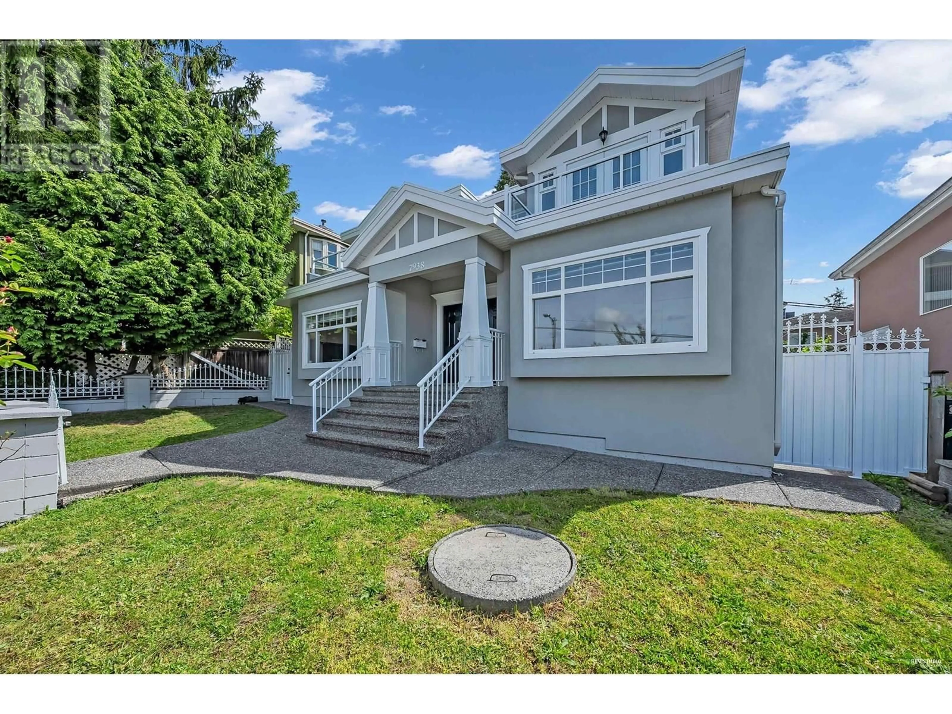 Home with vinyl exterior material, street for 7938 VICTORIA DRIVE, Vancouver British Columbia V5P4A5