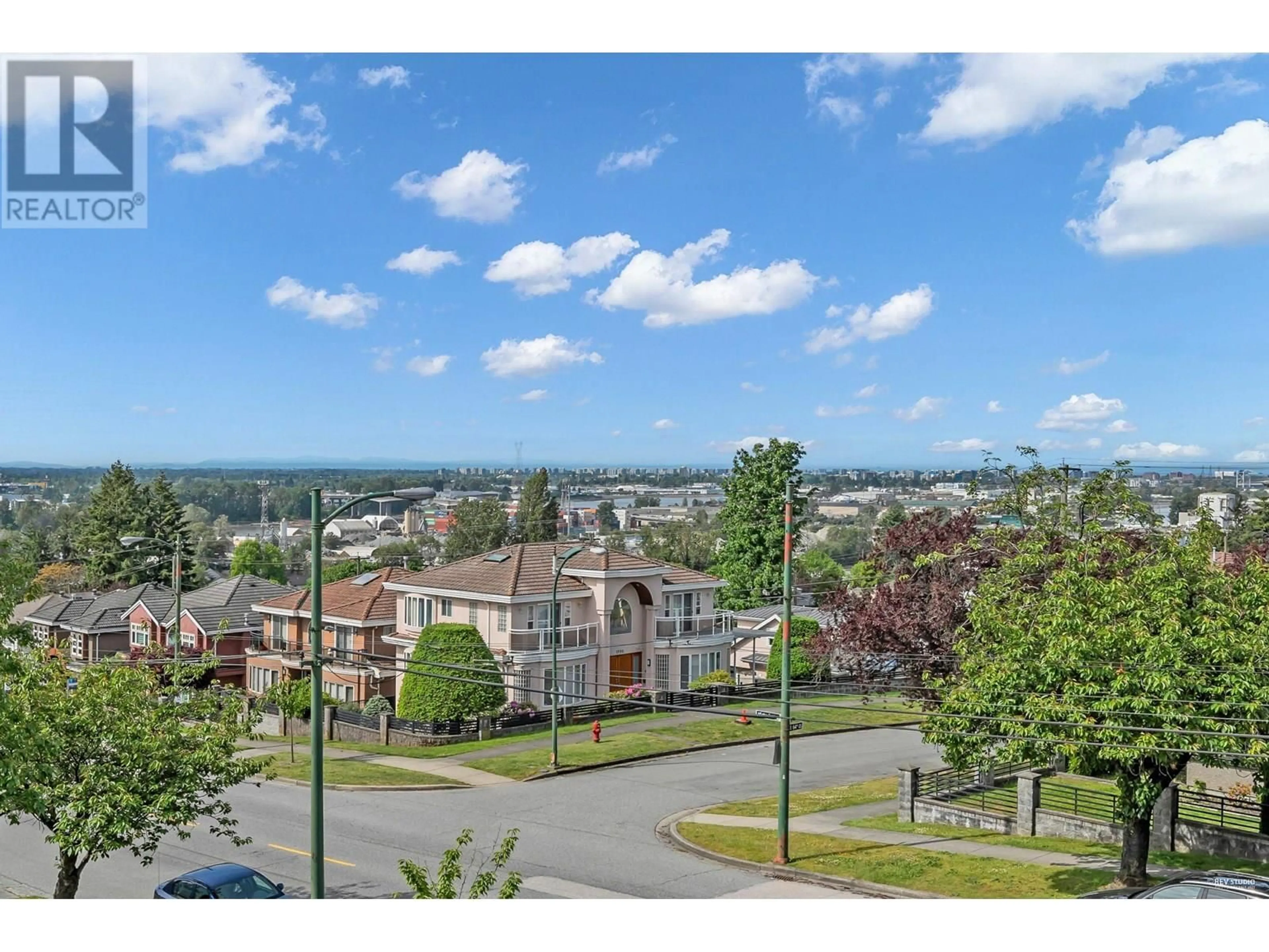 A pic from outside/outdoor area/front of a property/back of a property/a pic from drone, mountain view for 7938 VICTORIA DRIVE, Vancouver British Columbia V5P4A5