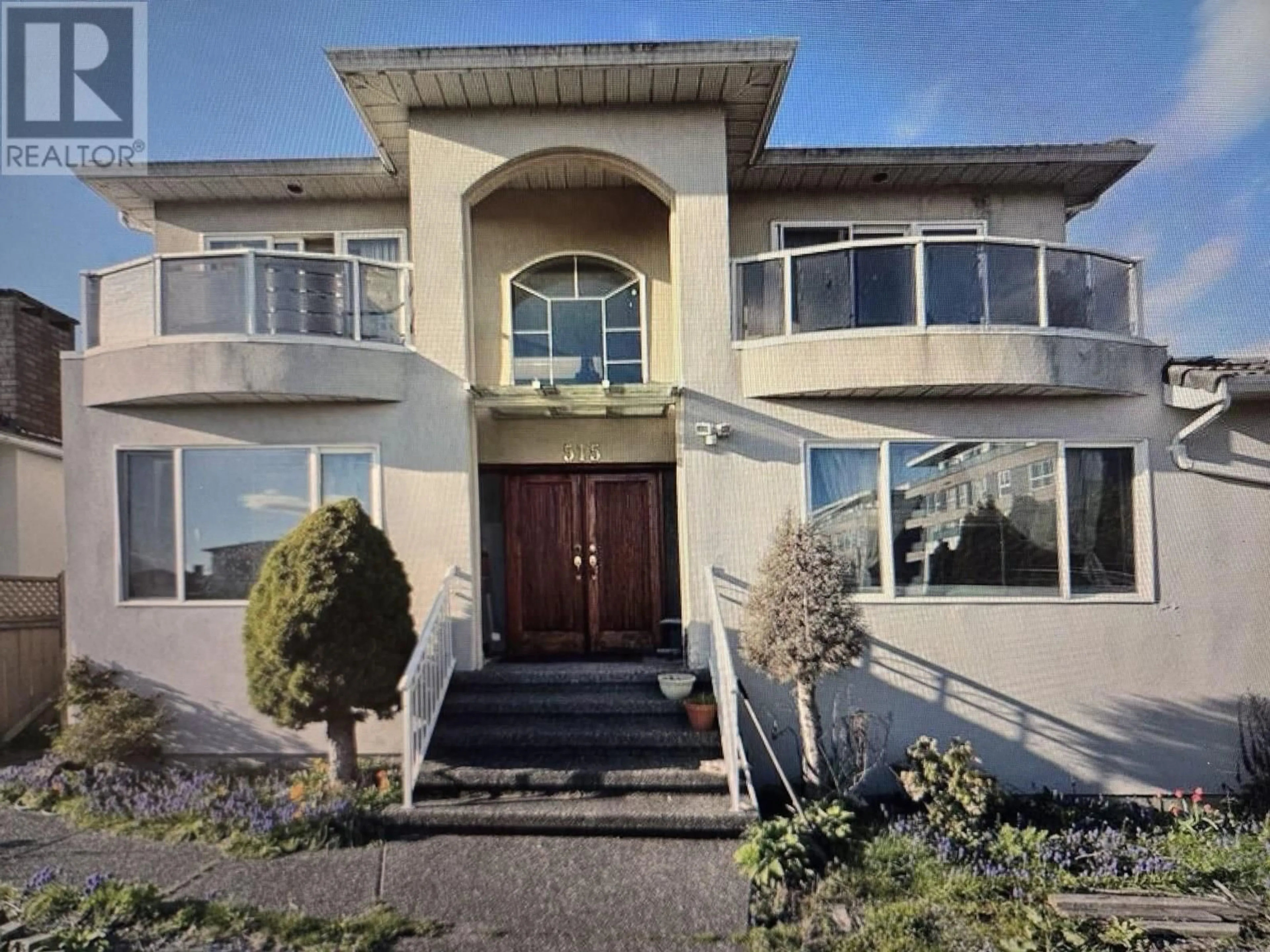 Indoor foyer for 515 60TH AVENUE, Vancouver British Columbia V6P1Z8