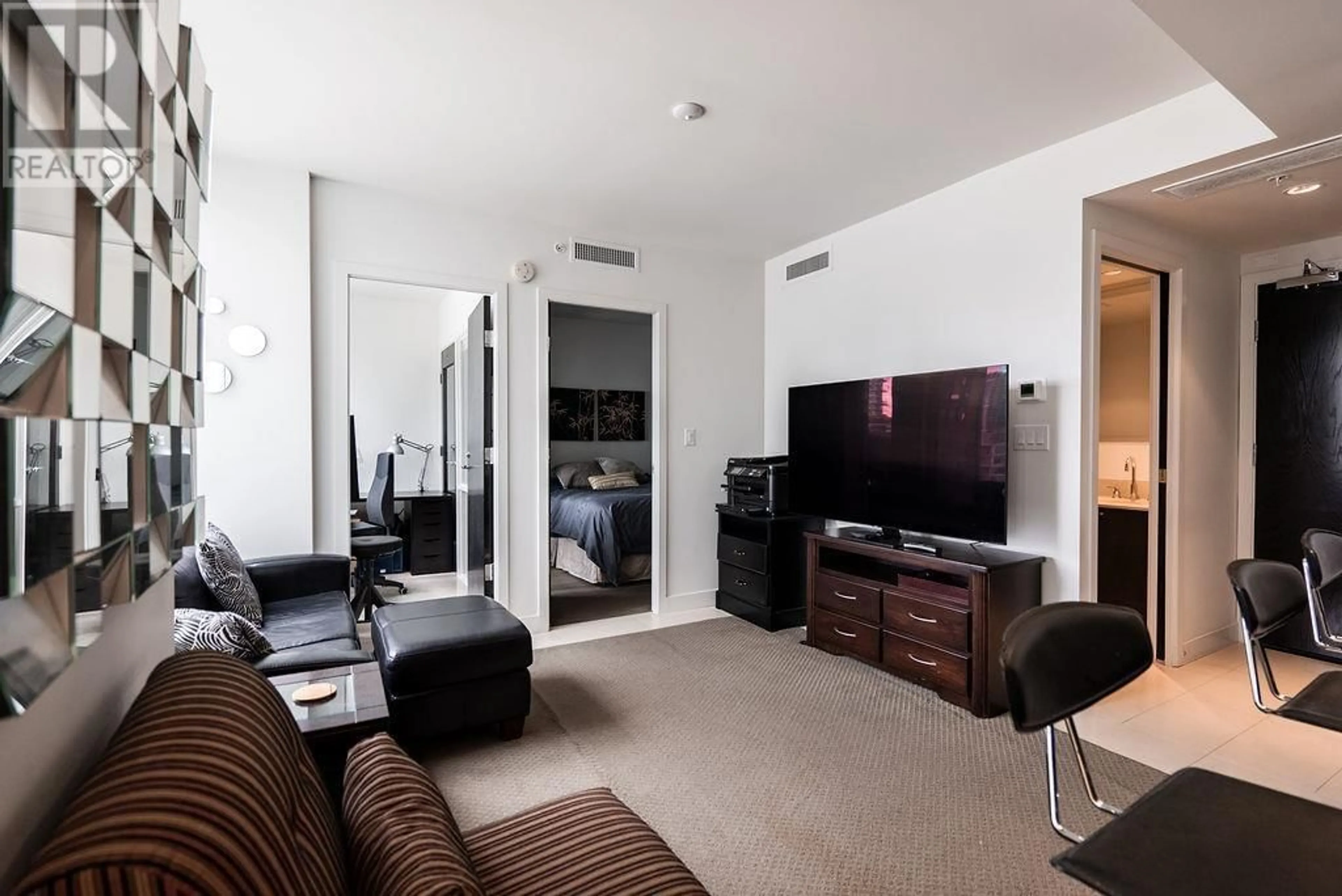 Living room with furniture, unknown for 1302 - 1455 HOWE STREET, Vancouver British Columbia V6Z1C2