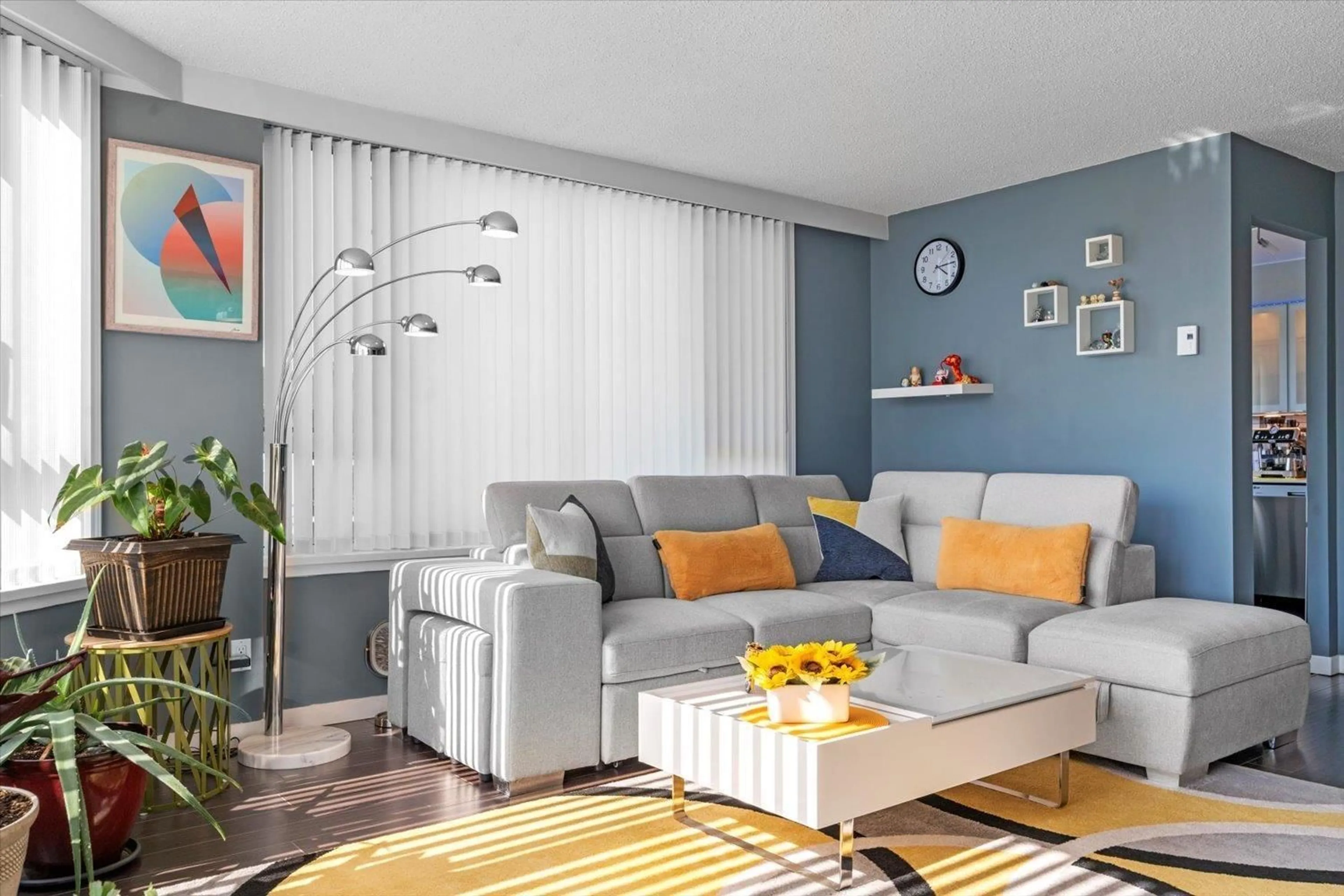 Living room with furniture, unknown for 401 - 3150 GLADWIN, Abbotsford British Columbia V2T5S9