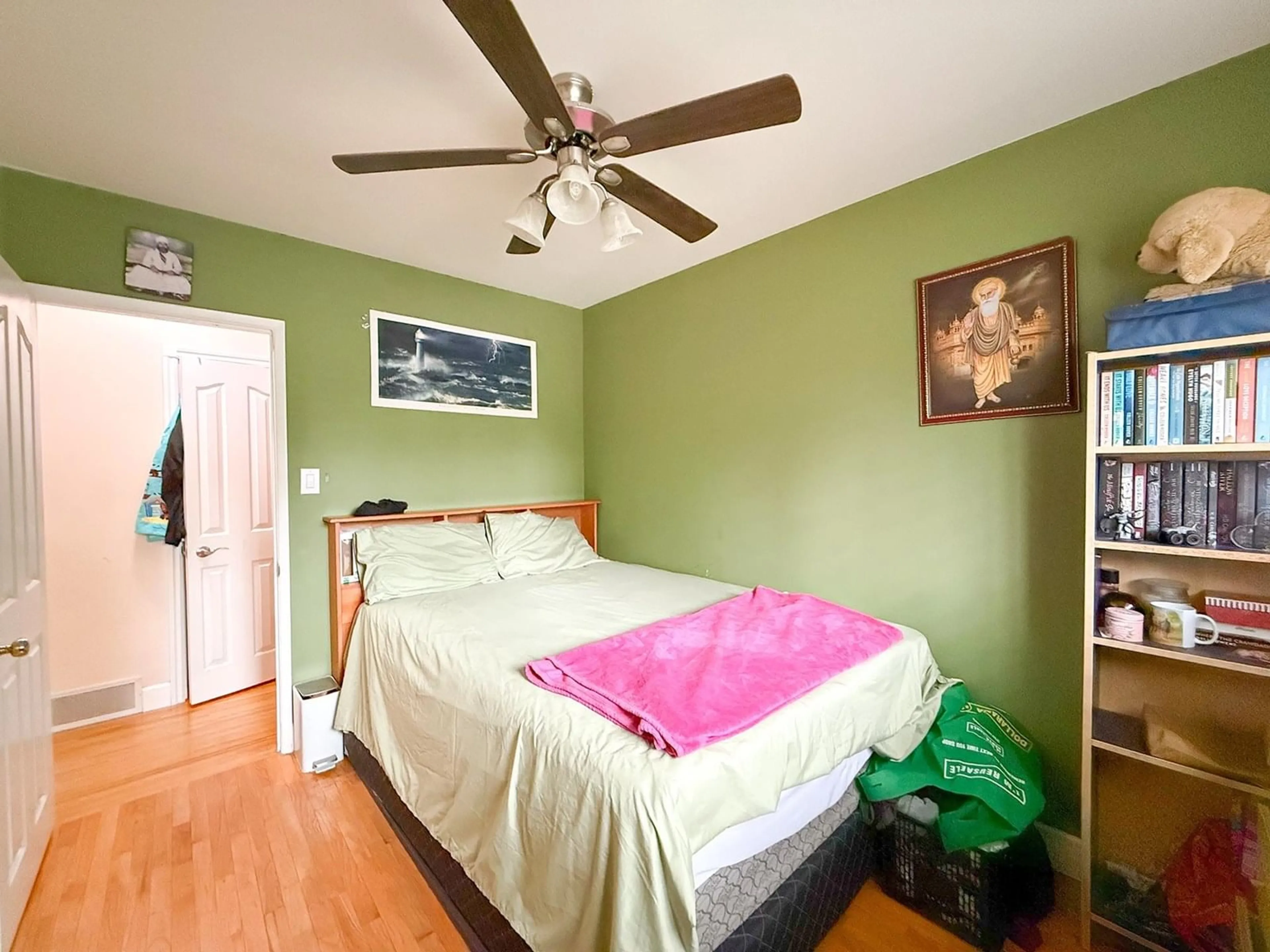 A pic of a room for 10478 155A, Surrey British Columbia V3R4K7
