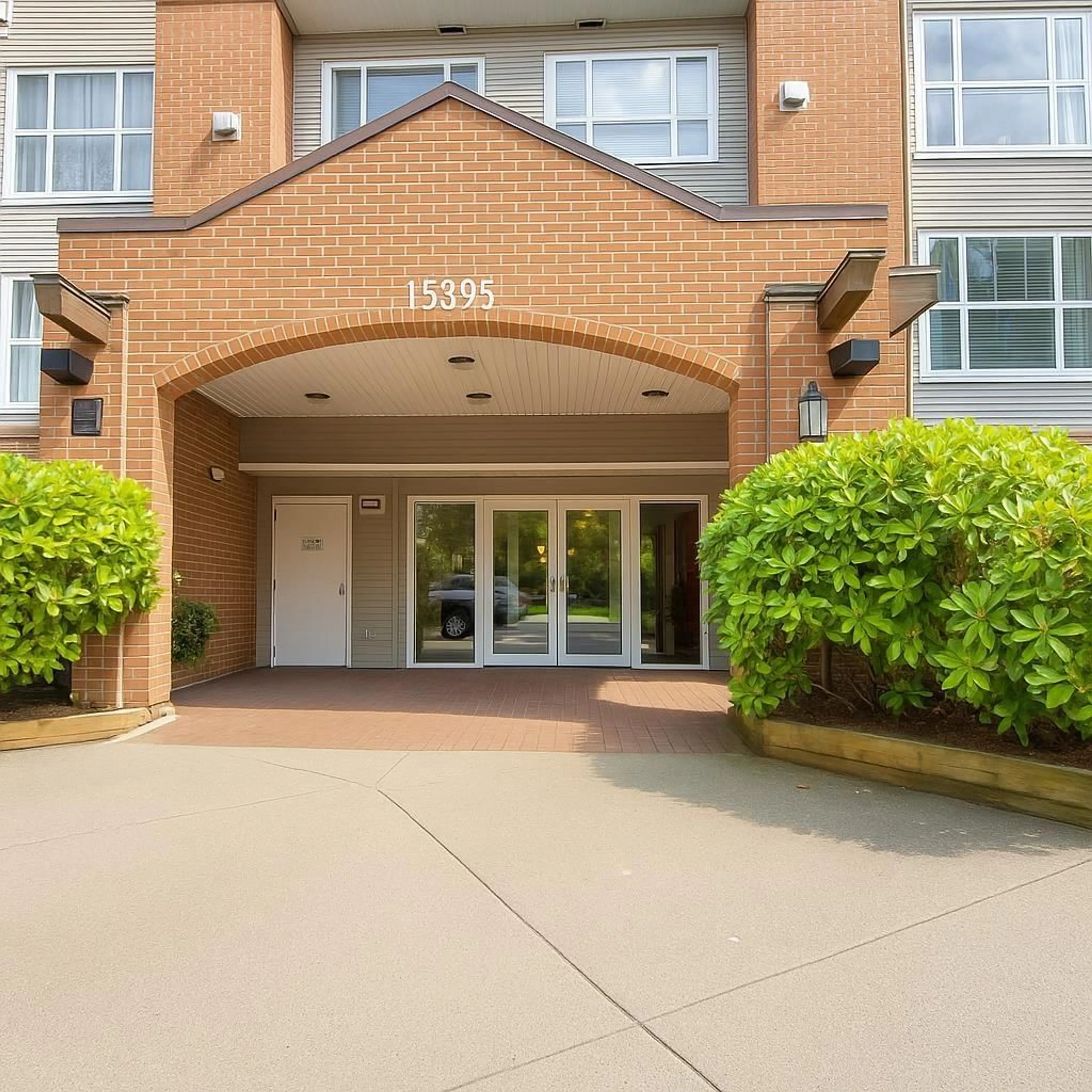 Indoor foyer for 410 - 15895 84, Surrey British Columbia V4N0W7