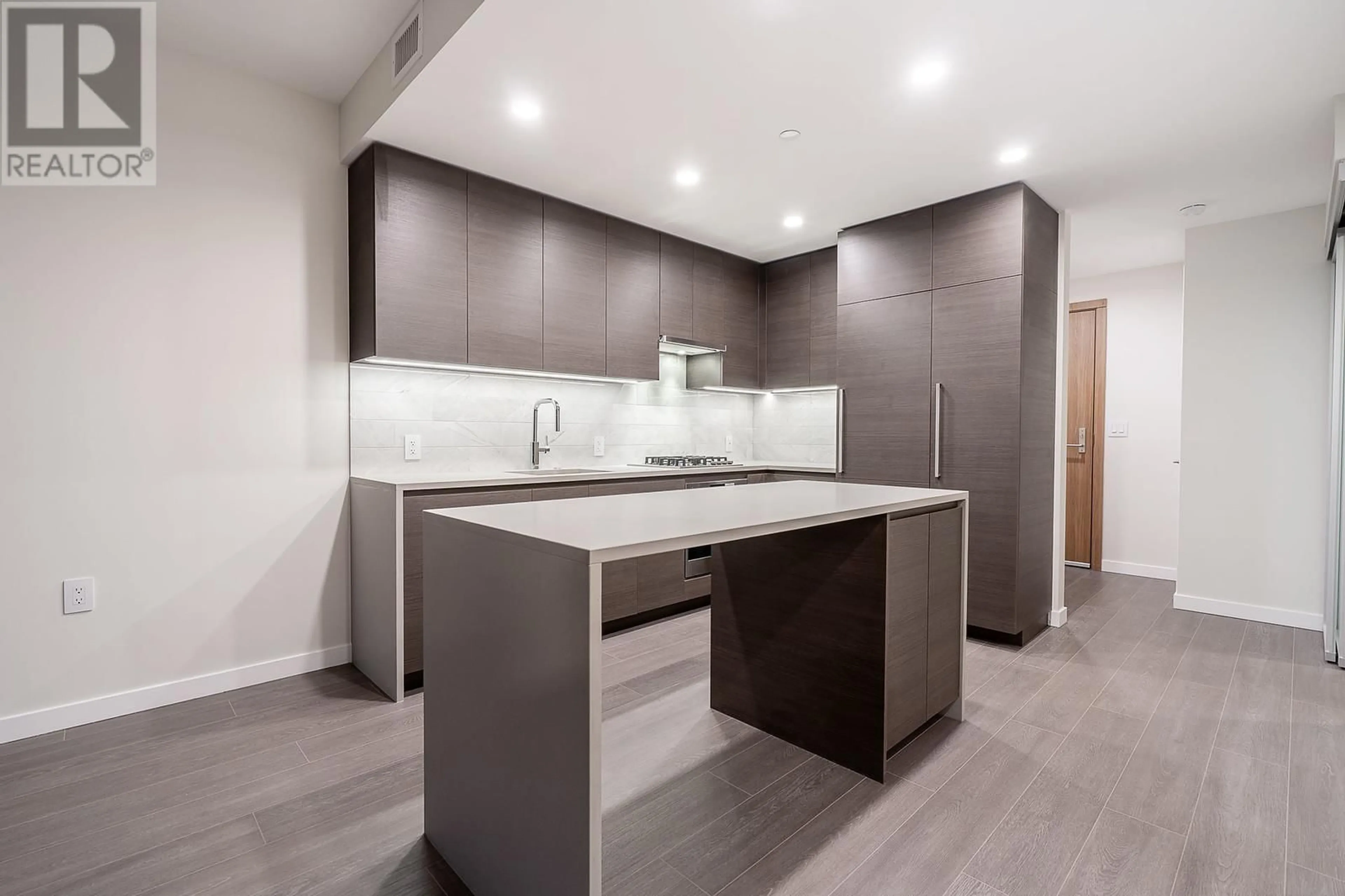 Open concept kitchen, unknown for 1303 - 2186 GILMORE AVENUE, Burnaby British Columbia V5C0N7