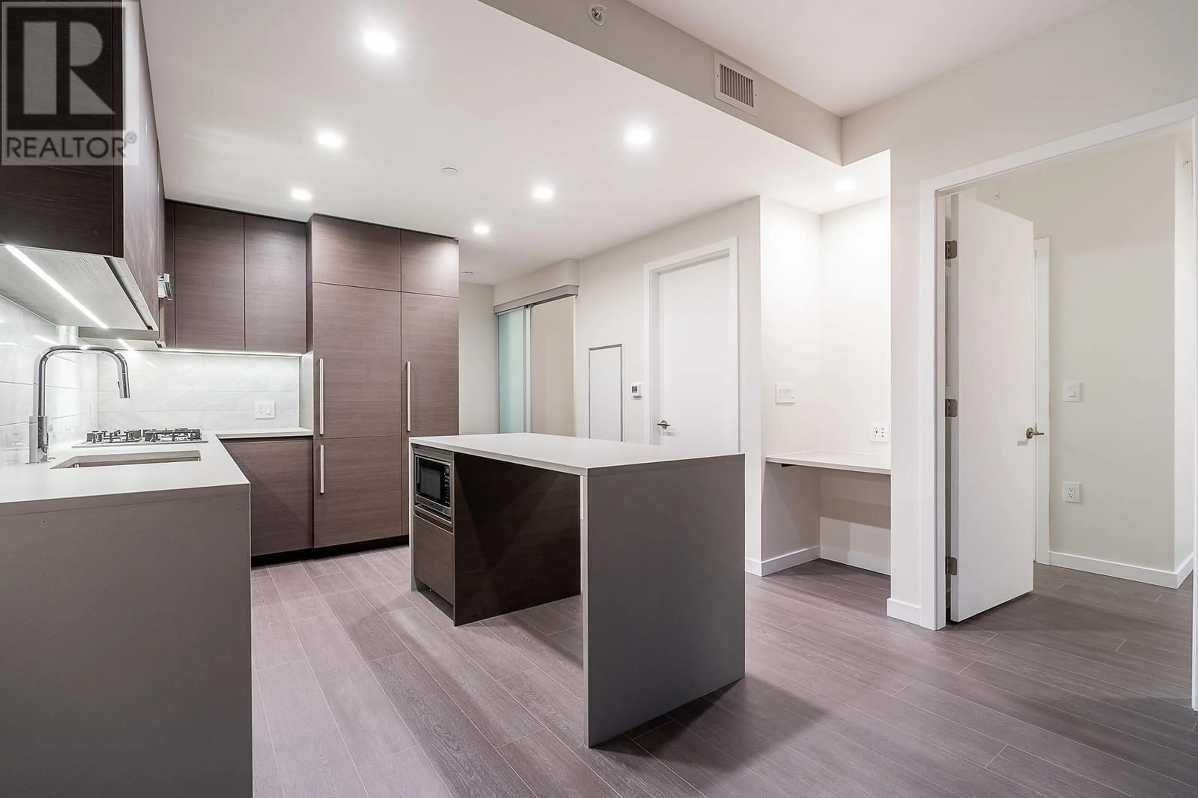 Open concept kitchen, unknown for 1303 - 2186 GILMORE AVENUE, Burnaby British Columbia V5C0N7