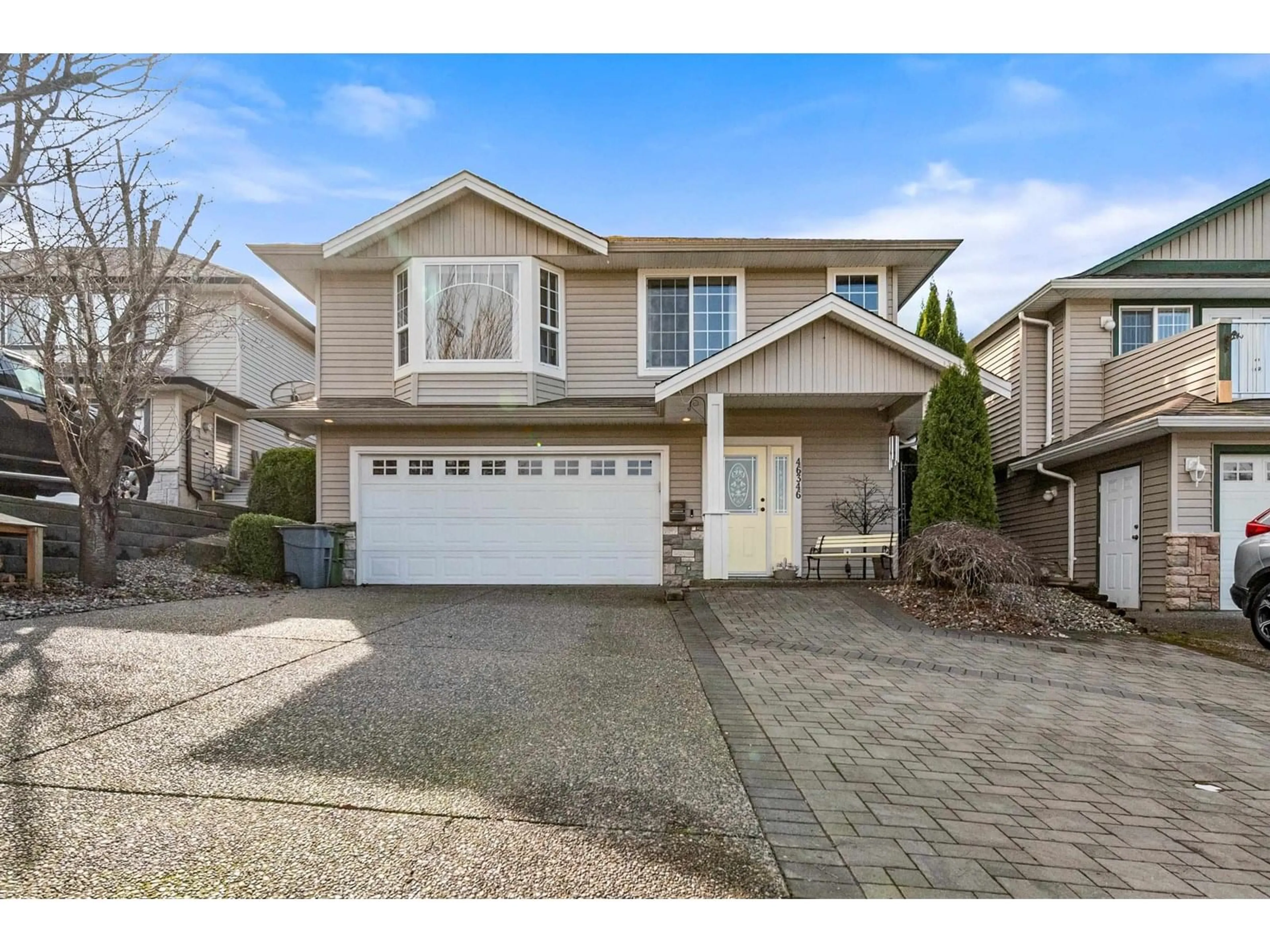 Home with vinyl exterior material, street for 46346 VALLEYVIEW ROAD, Chilliwack British Columbia V2R5R9