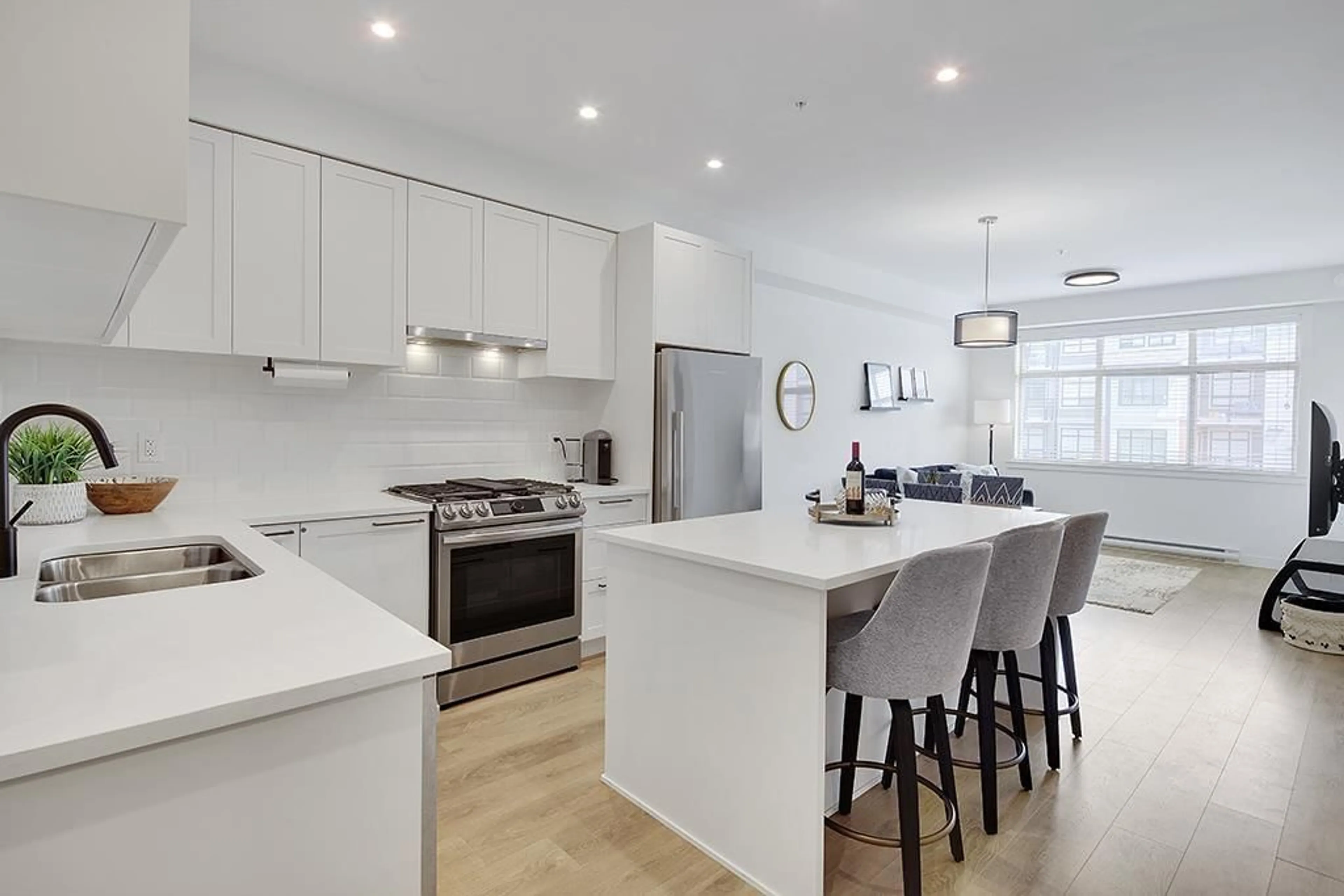 Open concept kitchen, unknown for 330 - 5415 BRYDON, Langley British Columbia V3A0N4