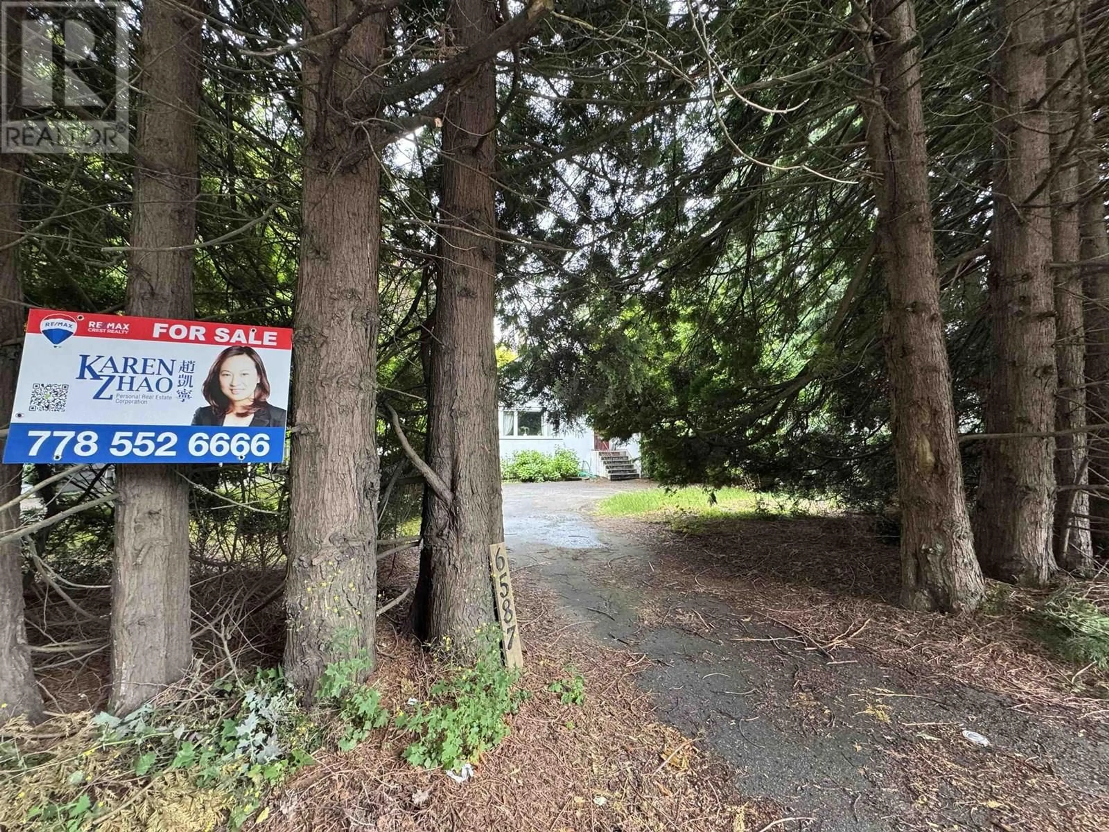 A pic from outside/outdoor area/front of a property/back of a property/a pic from drone, forest/trees view for 6587 GRANVILLE STREET, Vancouver British Columbia V6P4X1
