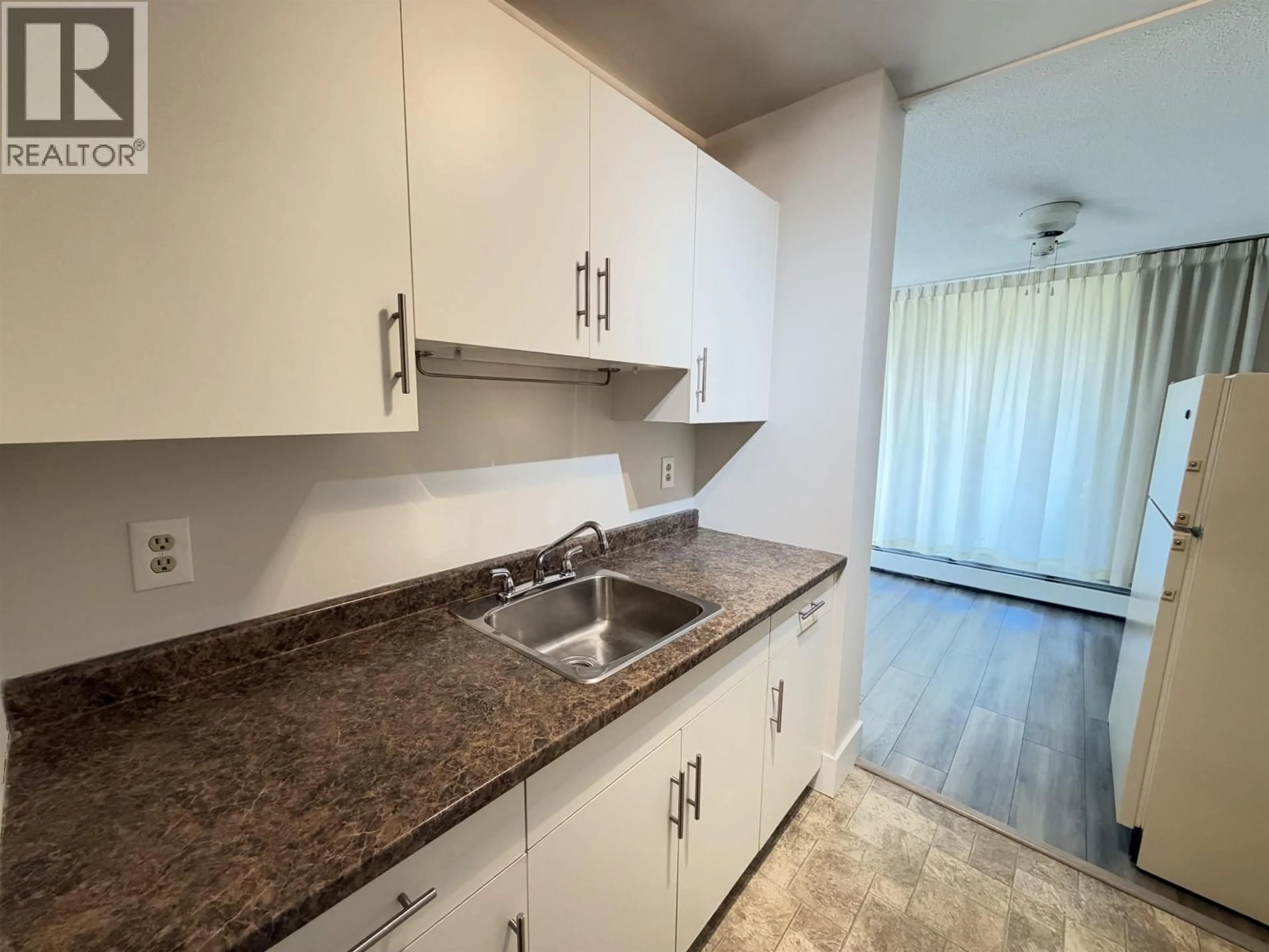 Standard kitchen, unknown for 308 - 1501 QUEENSWAY, Prince George British Columbia V2L1L5