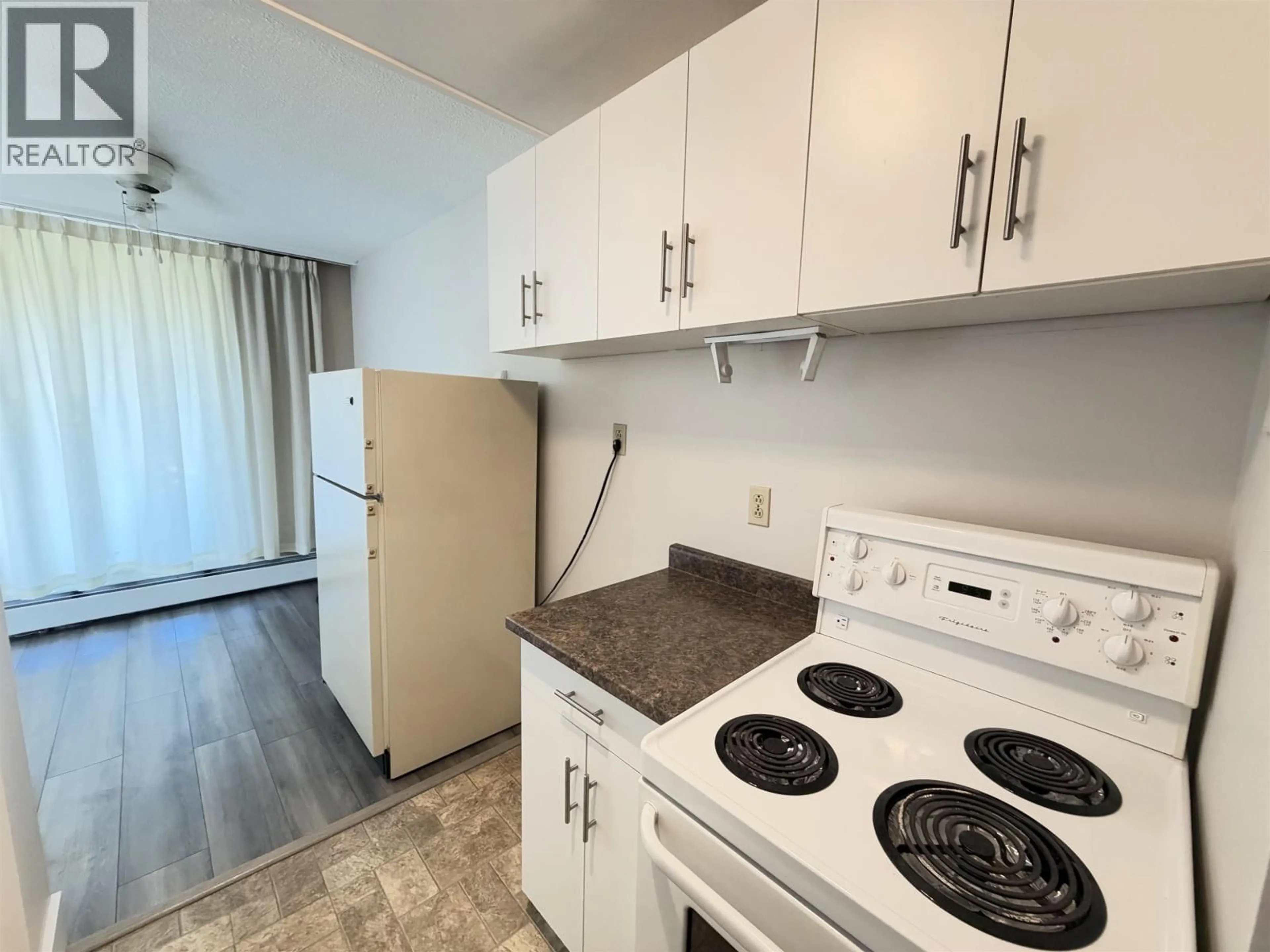 Standard kitchen, unknown for 308 - 1501 QUEENSWAY, Prince George British Columbia V2L1L5