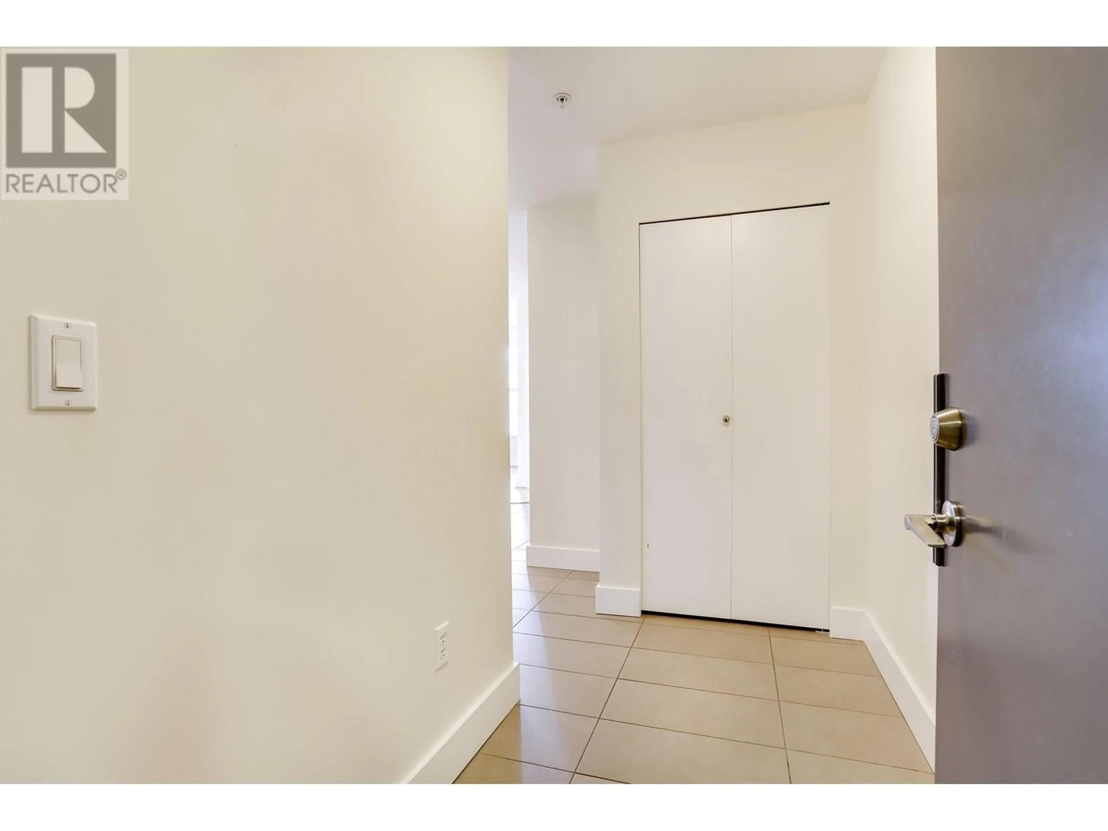 Indoor entryway for 320 - 5928 BIRNEY AVENUE, Vancouver British Columbia V6S0B5